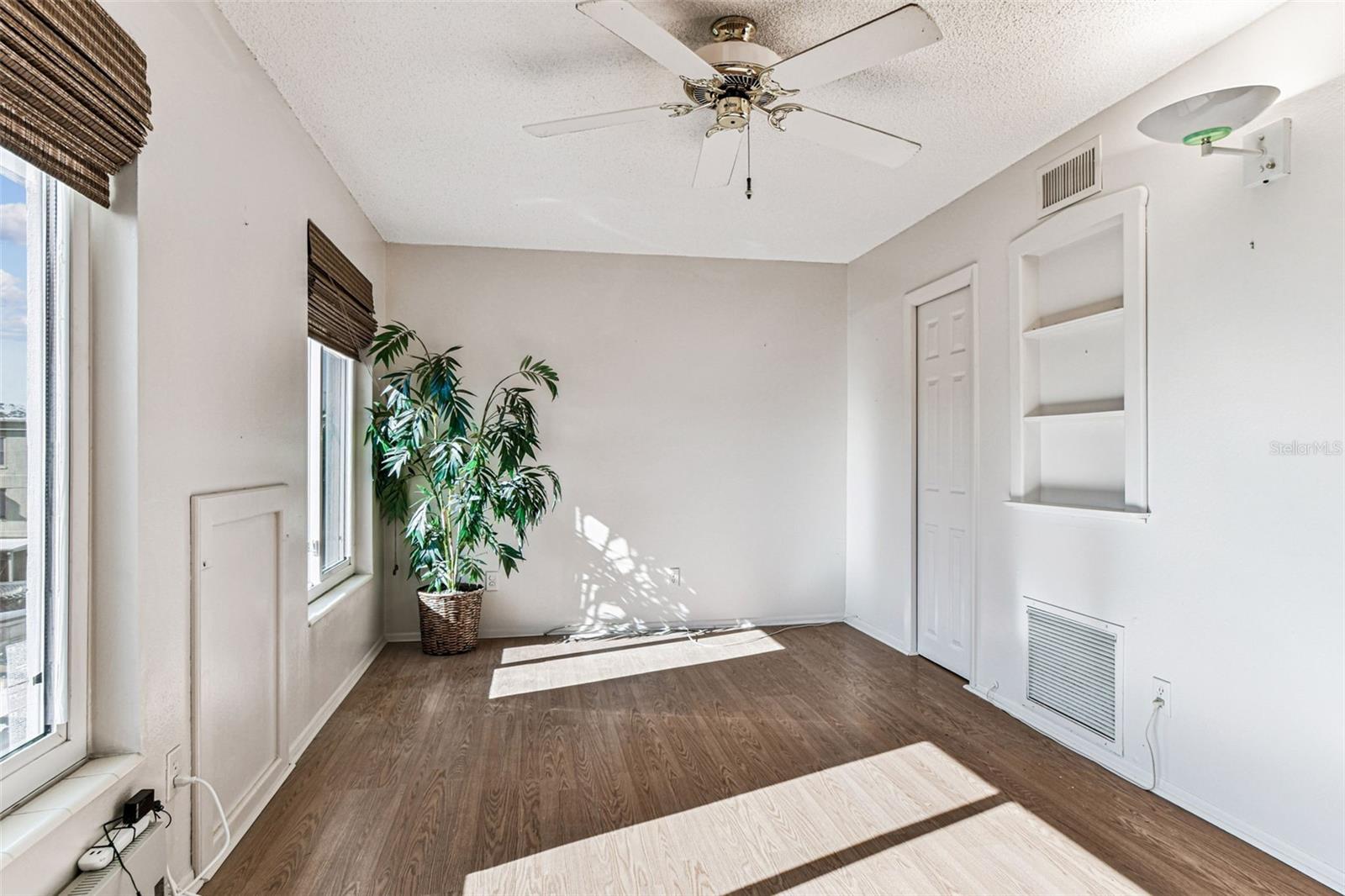 Image 8 of 41 For 2455 Finlandia Lane 67