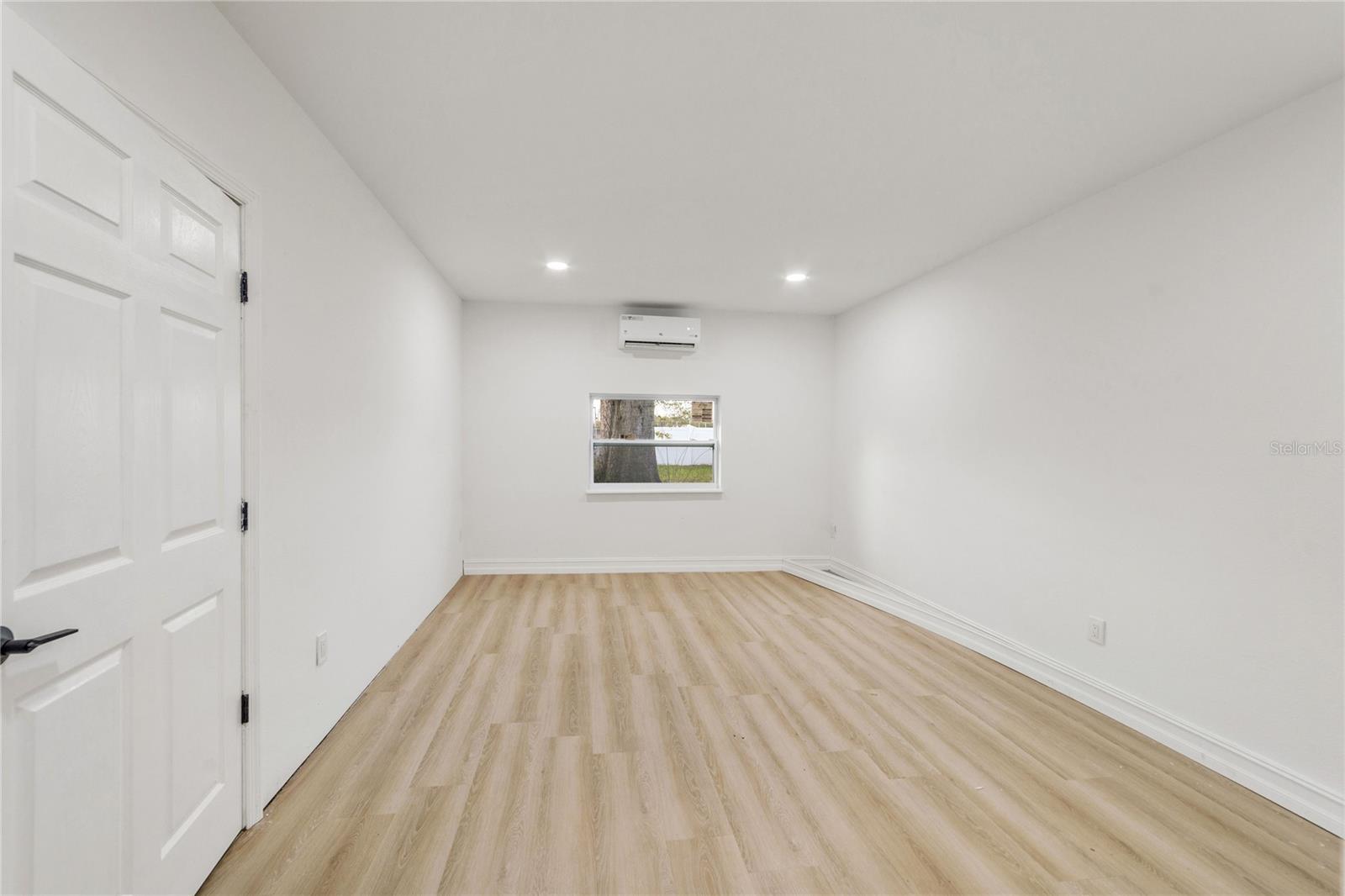 Image 26 of 42 For 545 Terrace Drive