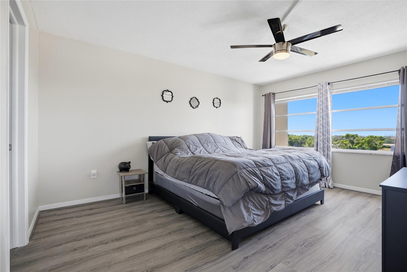 Image 22 of 47 For 8950 Park Boulevard 510