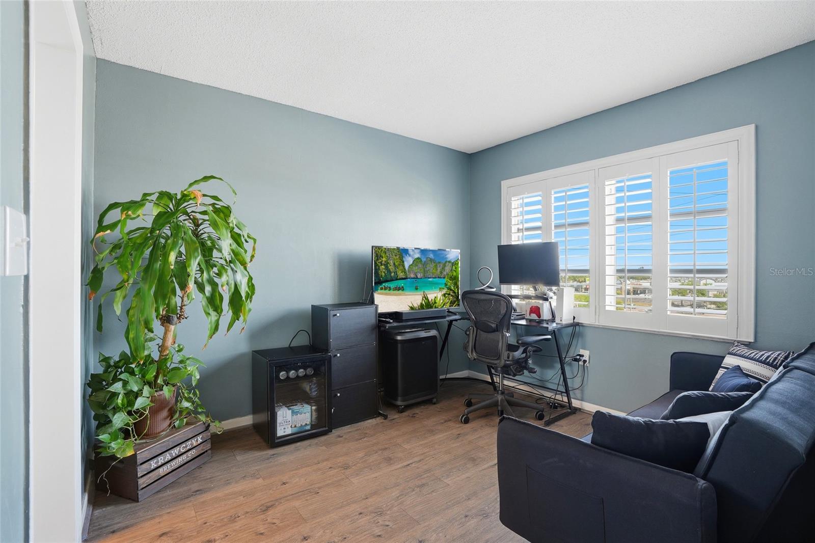 Image 8 of 47 For 8950 Park Boulevard 510