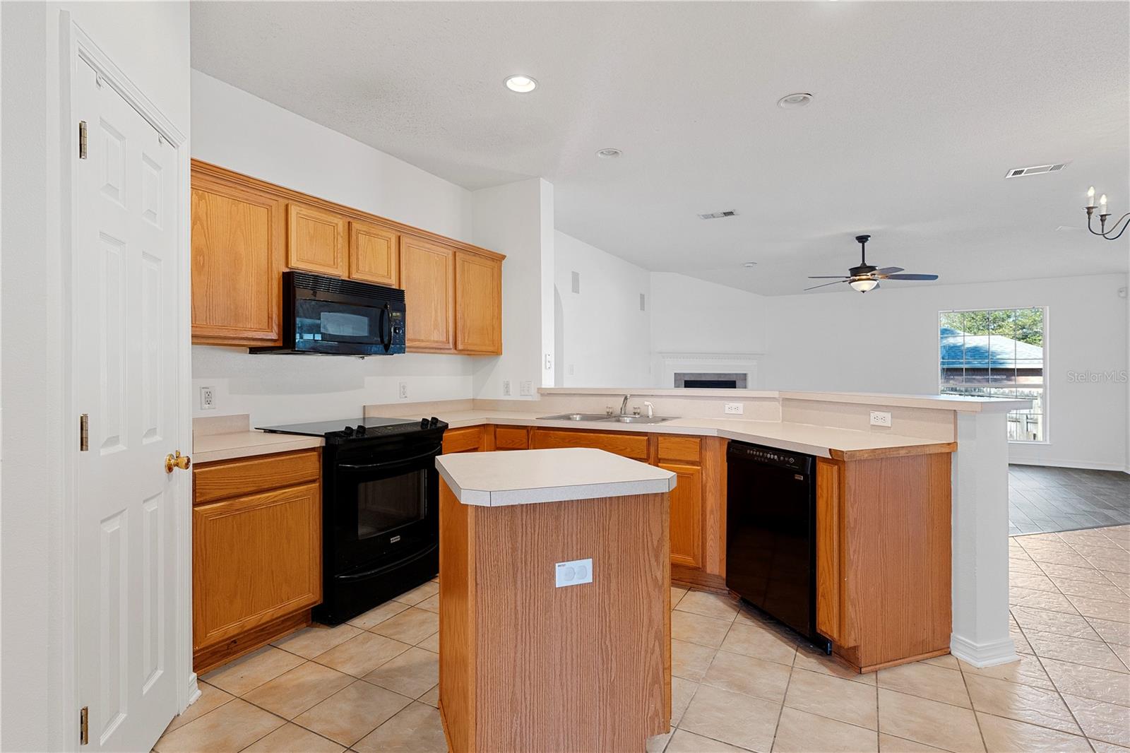 Image 3 of 12 For 6622 Hallendale Drive