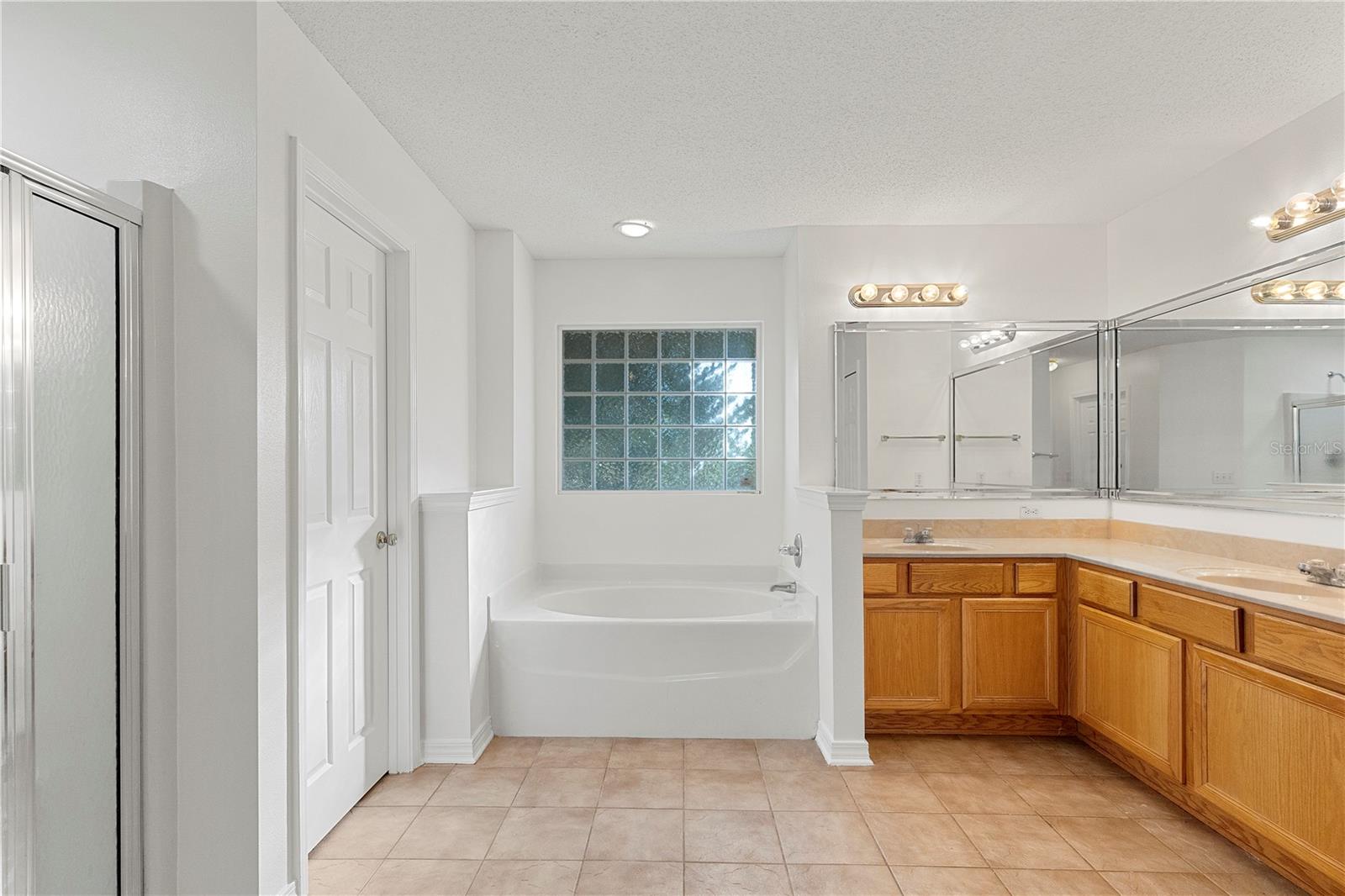 Image 5 of 12 For 6622 Hallendale Drive