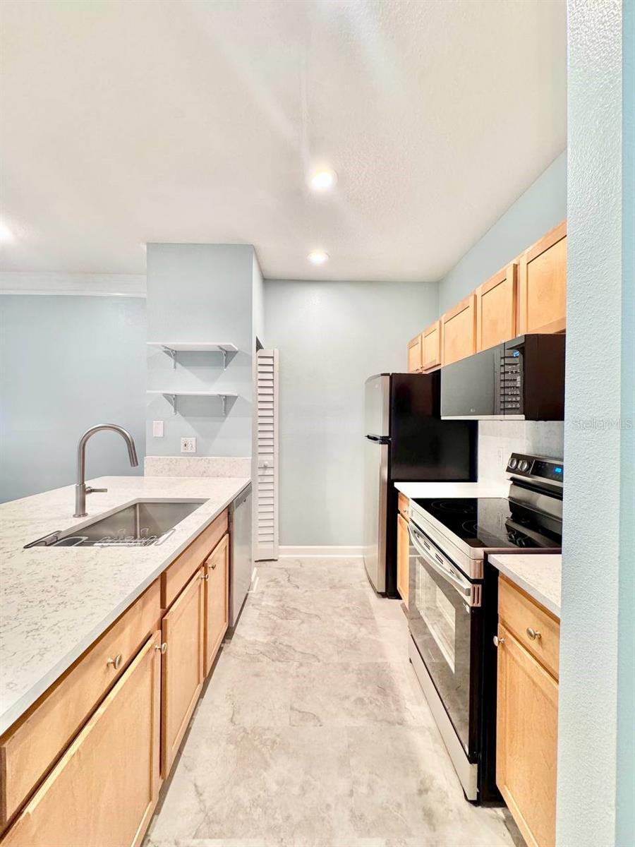 Image 6 of 30 For 4207 Dale Mabry Highway 11102