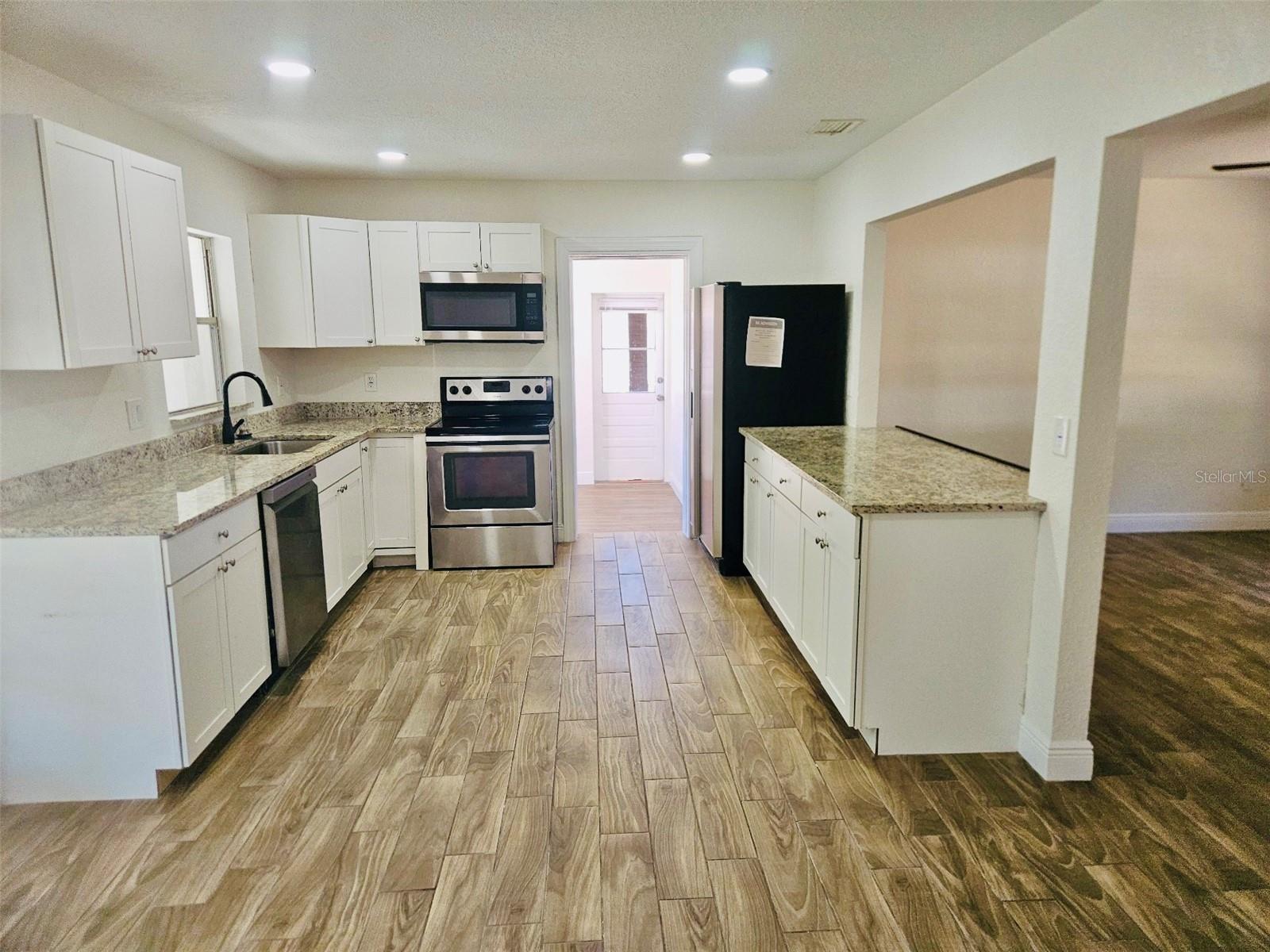 Image 18 of 52 For 1607 Bell Shoals Road