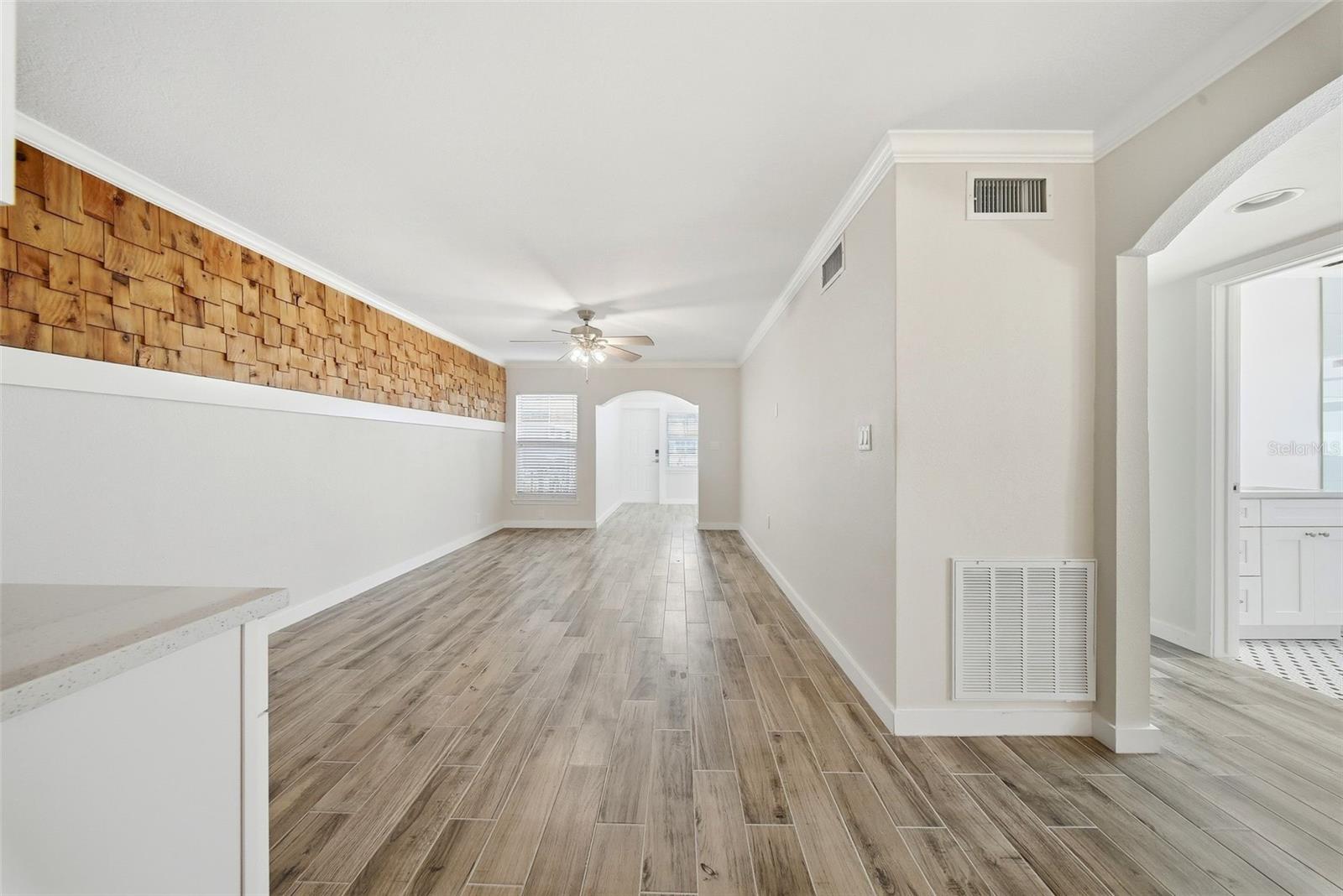 Image 11 of 49 For 19417 Gulf Boulevard A101