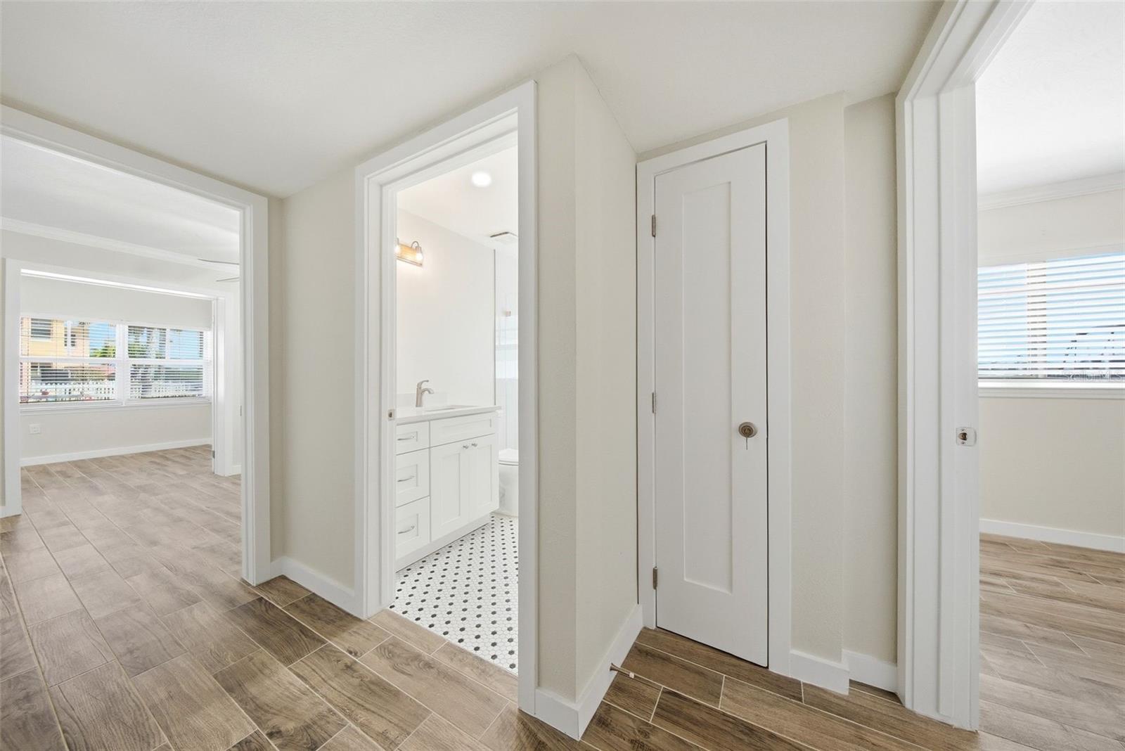 Image 24 of 49 For 19417 Gulf Boulevard A101