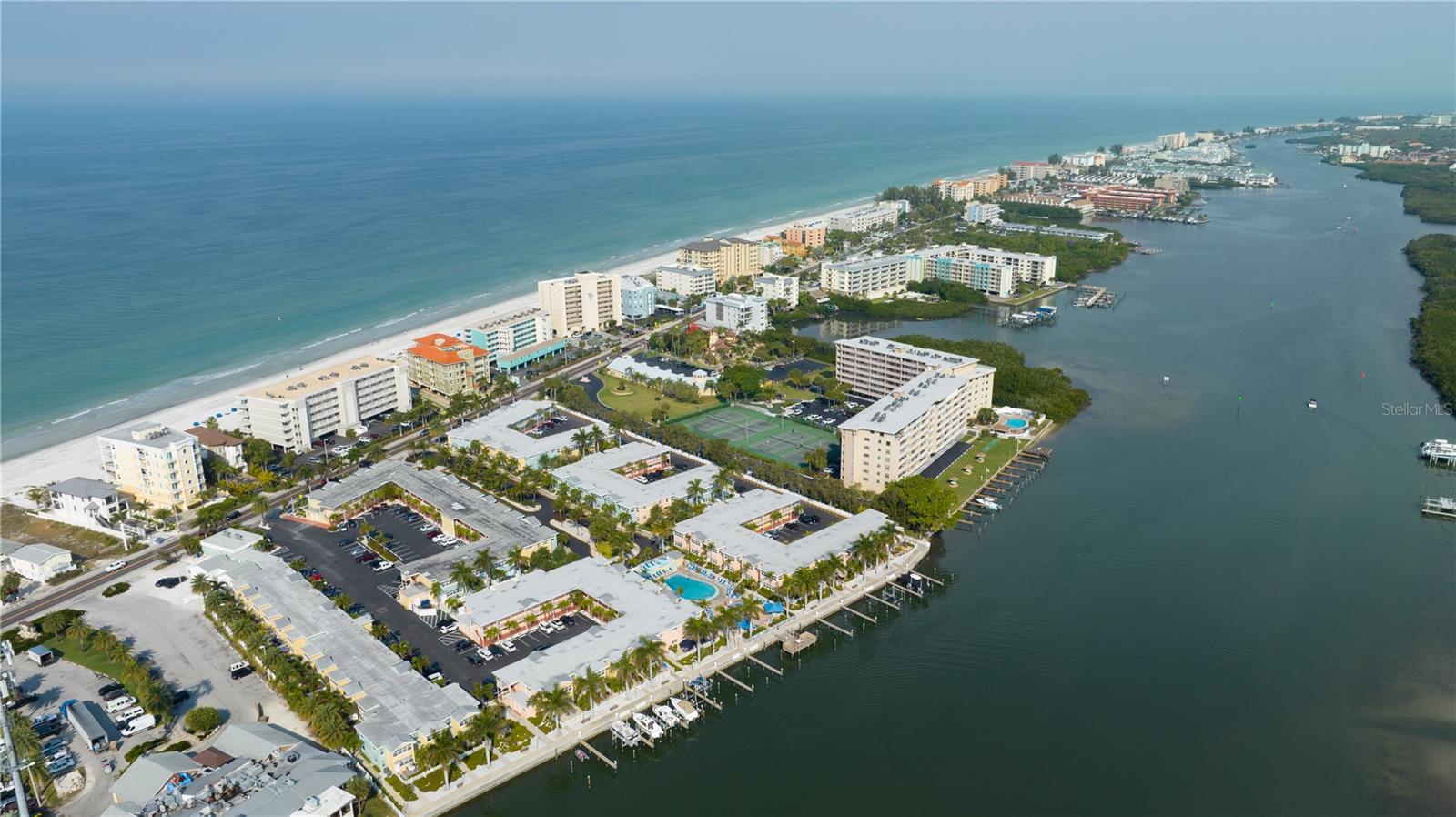 Image 37 of 49 For 19417 Gulf Boulevard A101