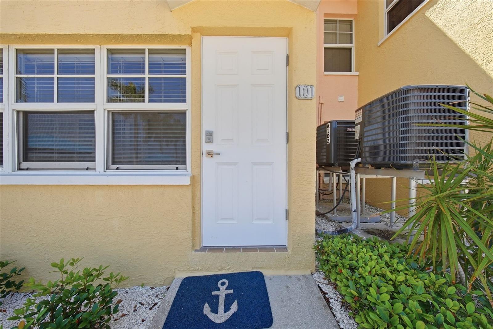 Image 4 of 49 For 19417 Gulf Boulevard A101