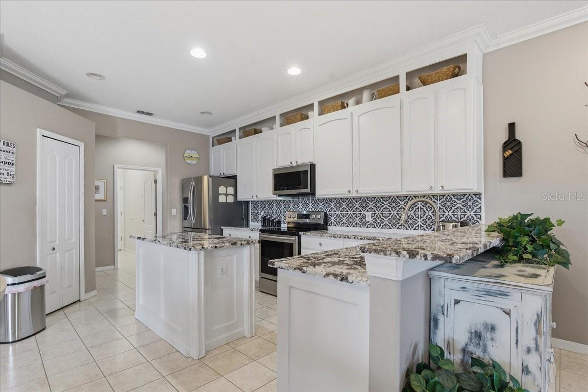 Image 16 of 57 For 2634 Ravendale Lane