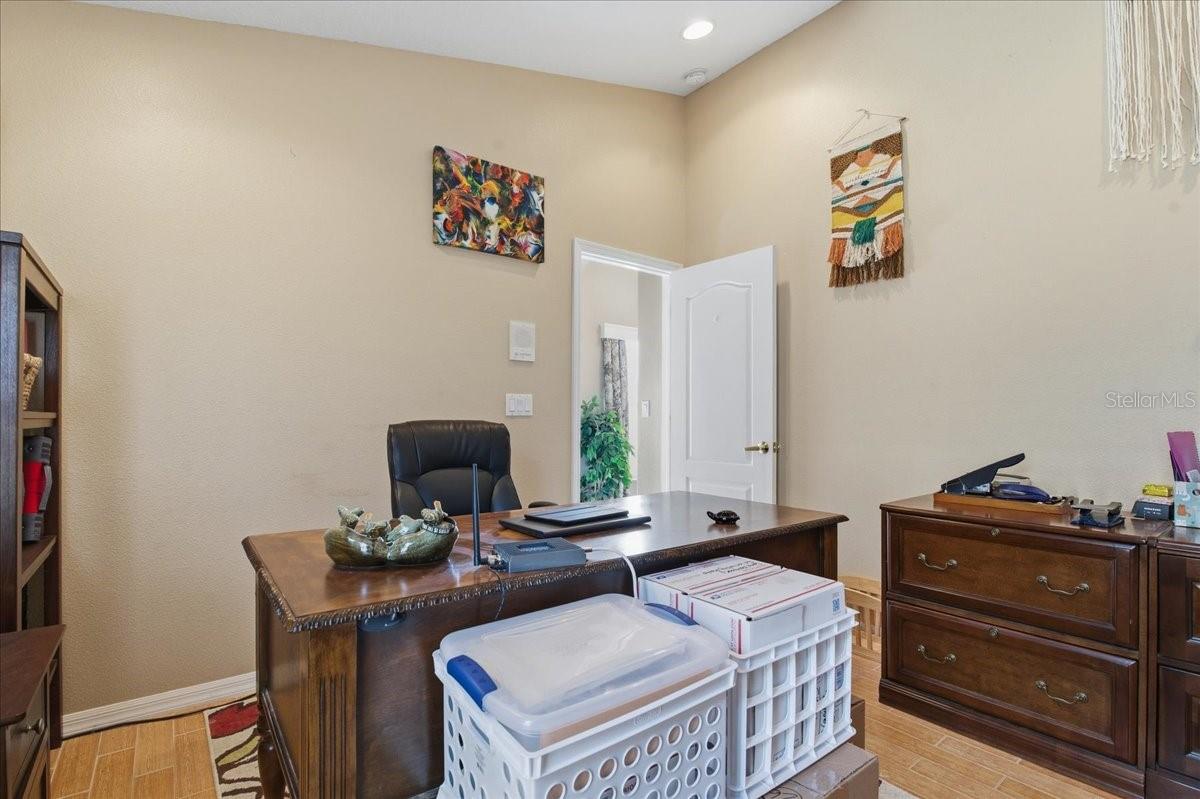 Image 39 of 57 For 2634 Ravendale Lane