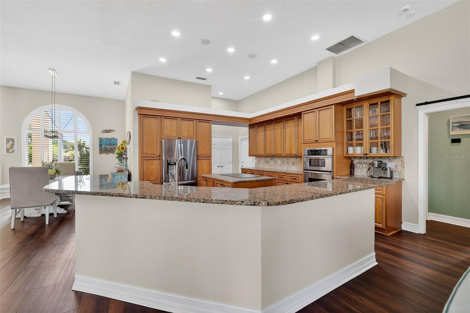 Listing photo id 9 for 5909 Skimmer Point Boulevard S