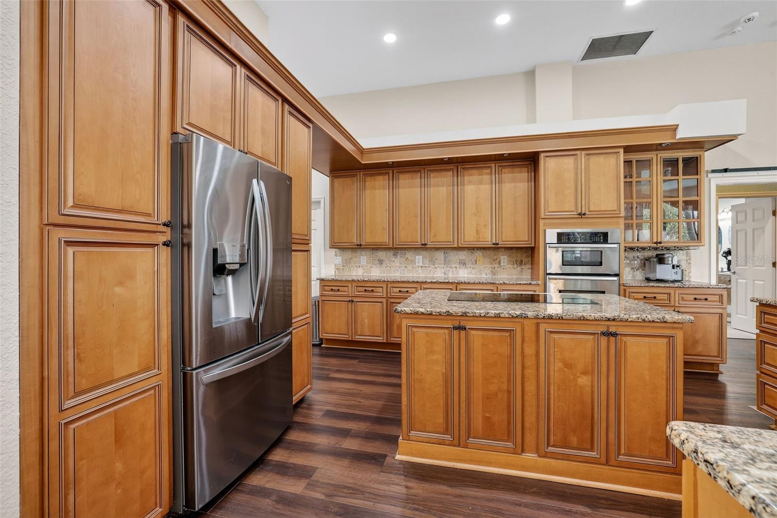Listing photo id 11 for 5909 Skimmer Point Boulevard S