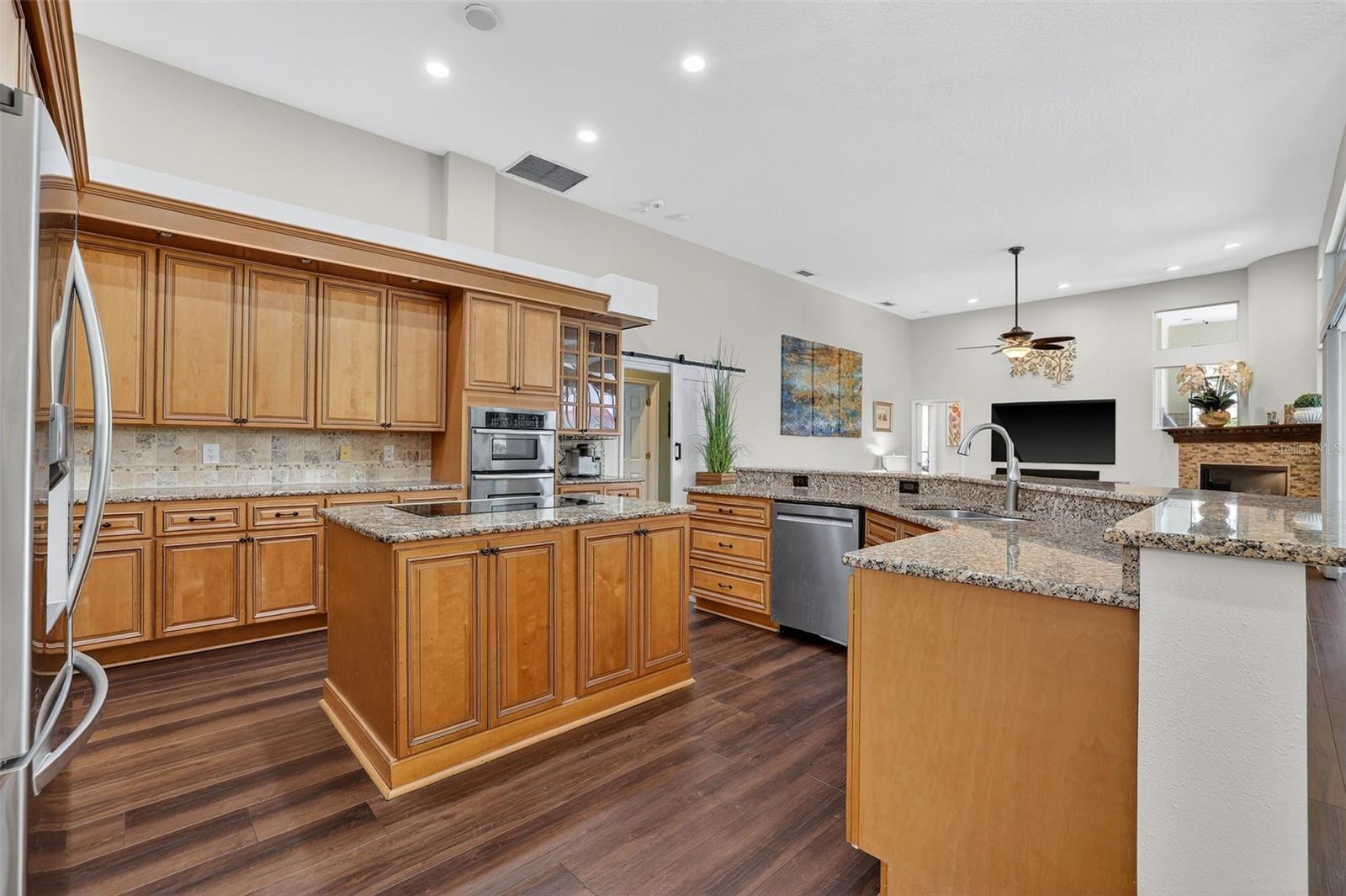 Listing photo id 16 for 5909 Skimmer Point Boulevard S