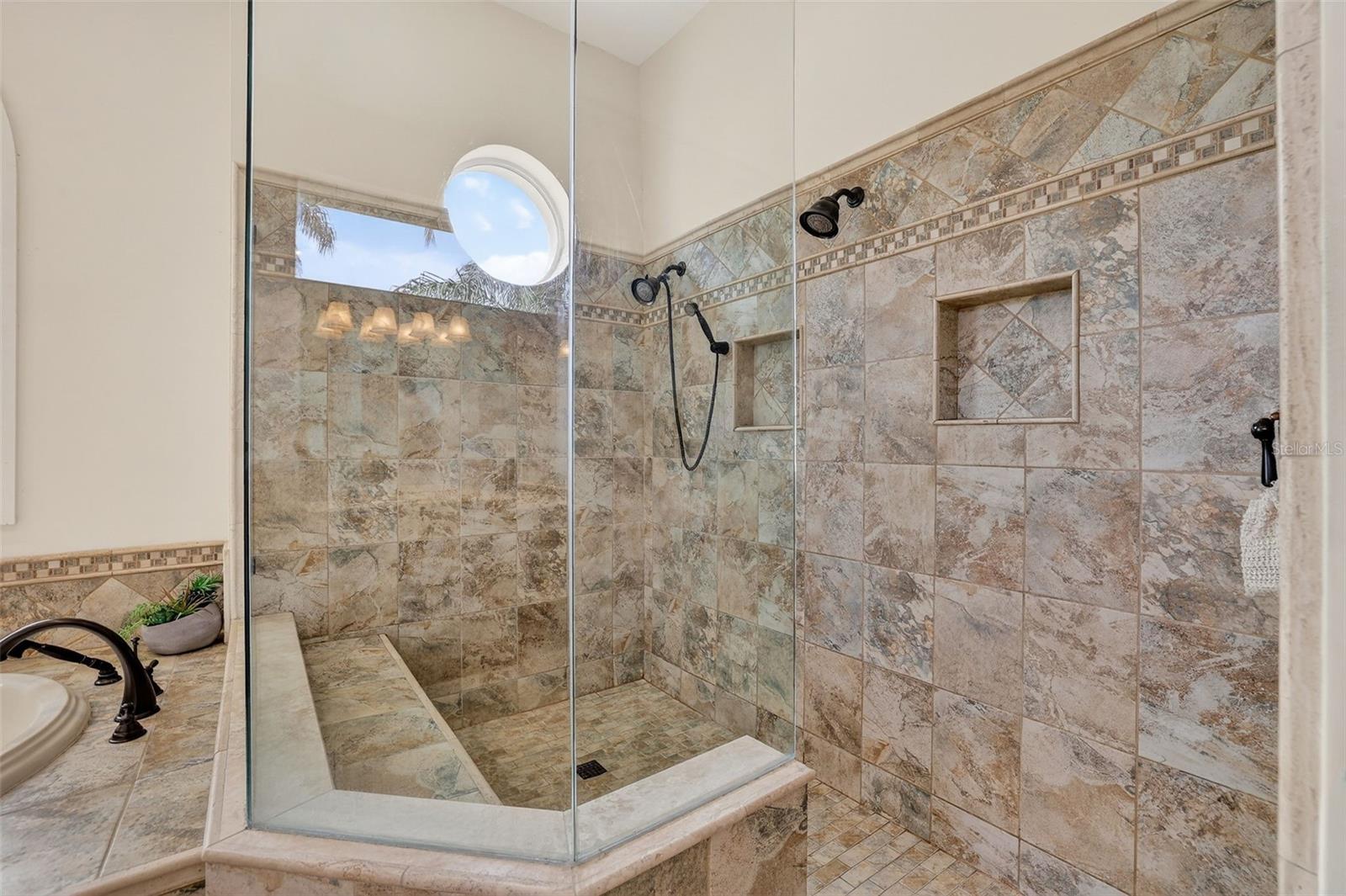 Listing photo id 30 for 5909 Skimmer Point Boulevard S