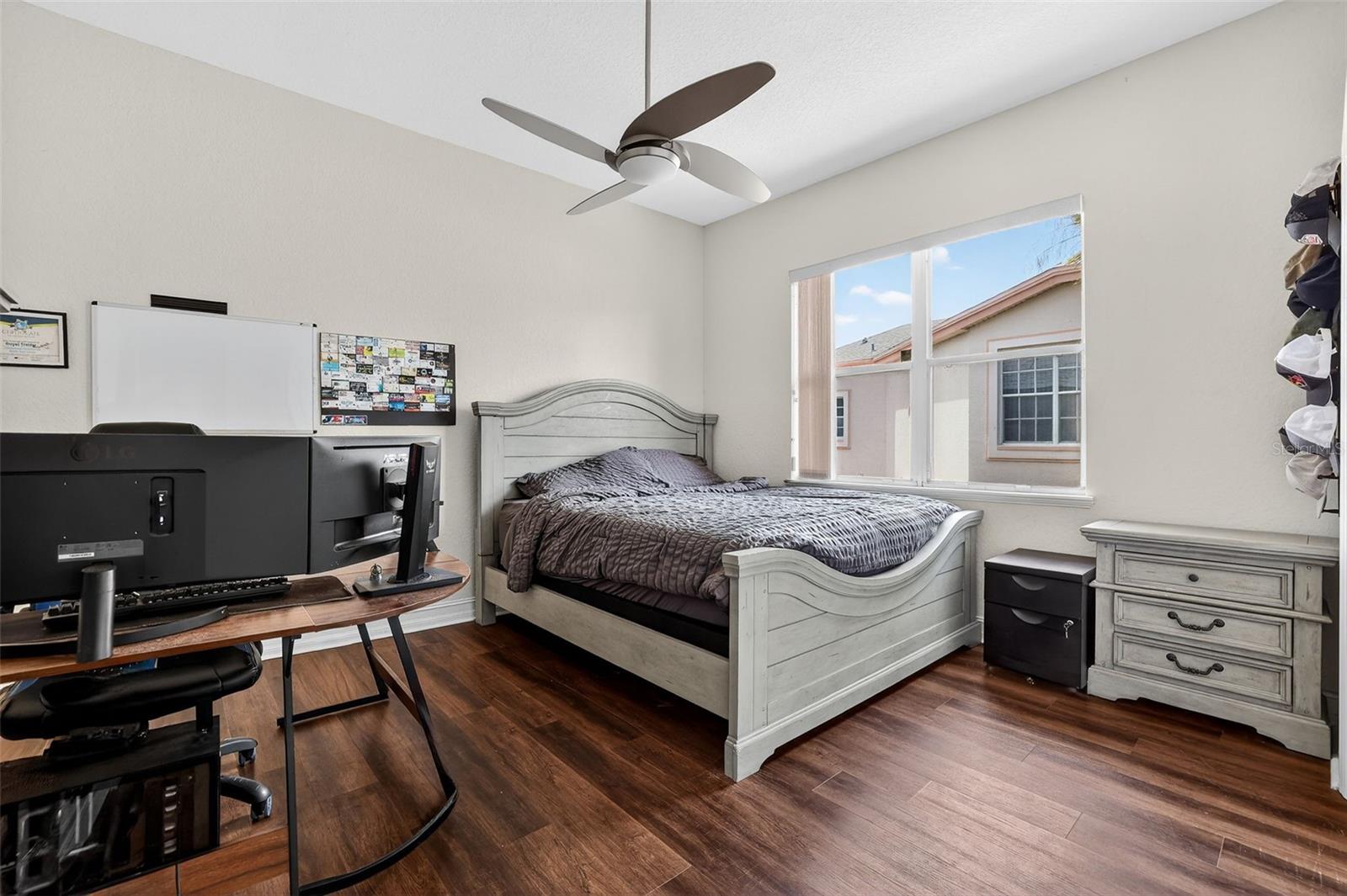 Listing photo id 31 for 5909 Skimmer Point Boulevard S