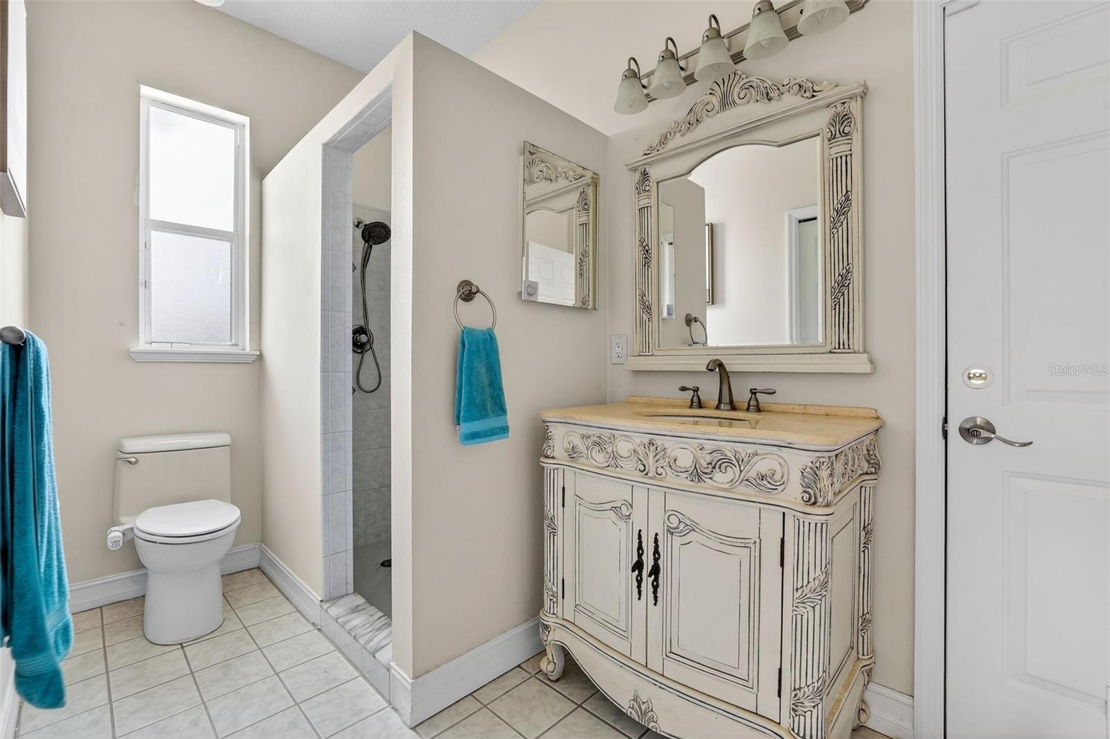 Listing photo id 32 for 5909 Skimmer Point Boulevard S
