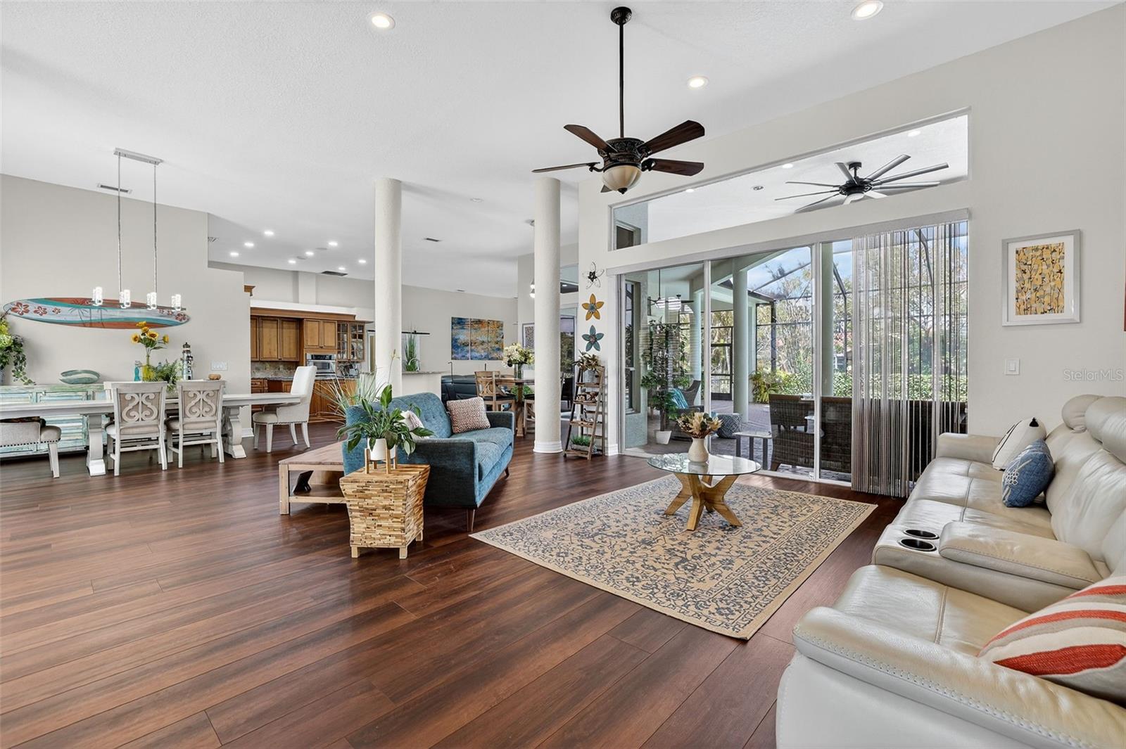 Listing photo id 2 for 5909 Skimmer Point Boulevard S