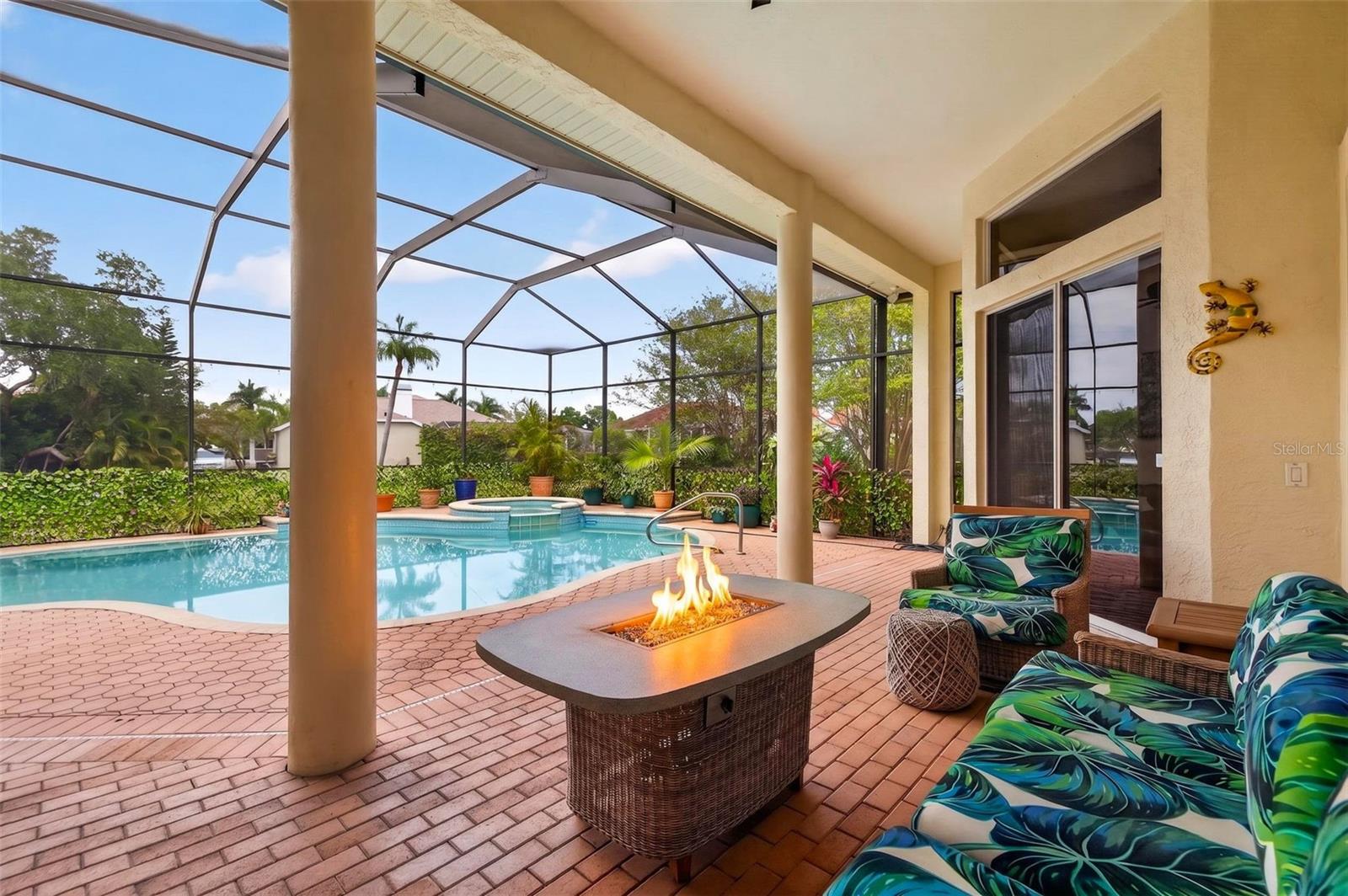 Listing photo id 38 for 5909 Skimmer Point Boulevard S