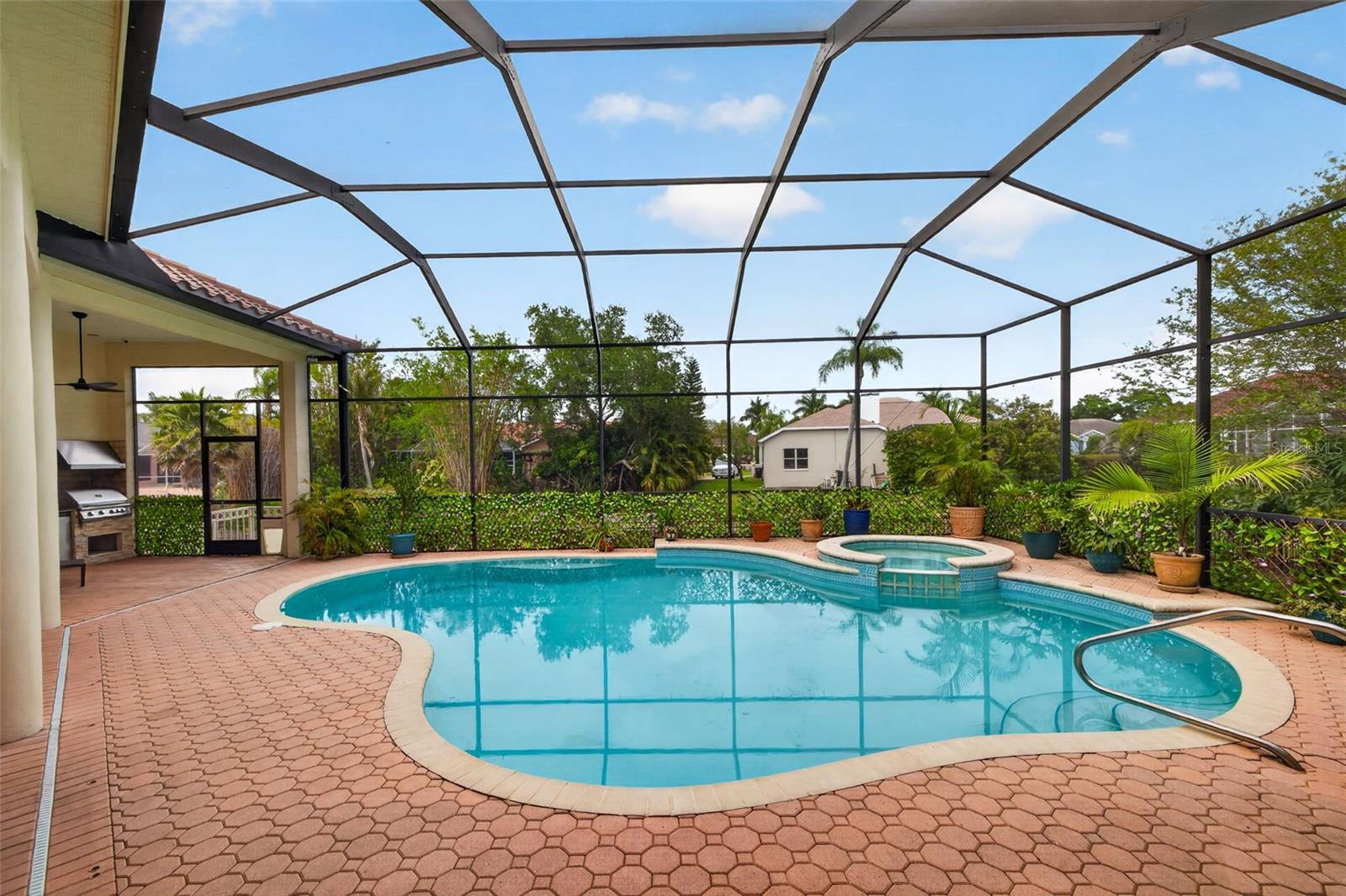 Listing photo id 39 for 5909 Skimmer Point Boulevard S