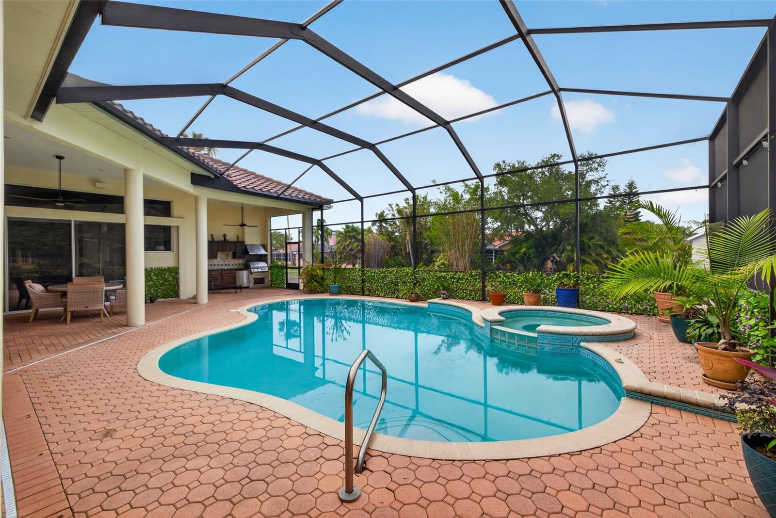Listing photo id 40 for 5909 Skimmer Point Boulevard S