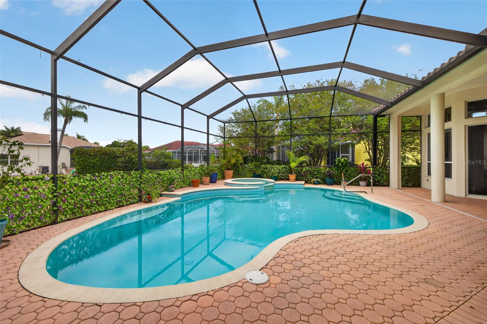Listing photo id 41 for 5909 Skimmer Point Boulevard S