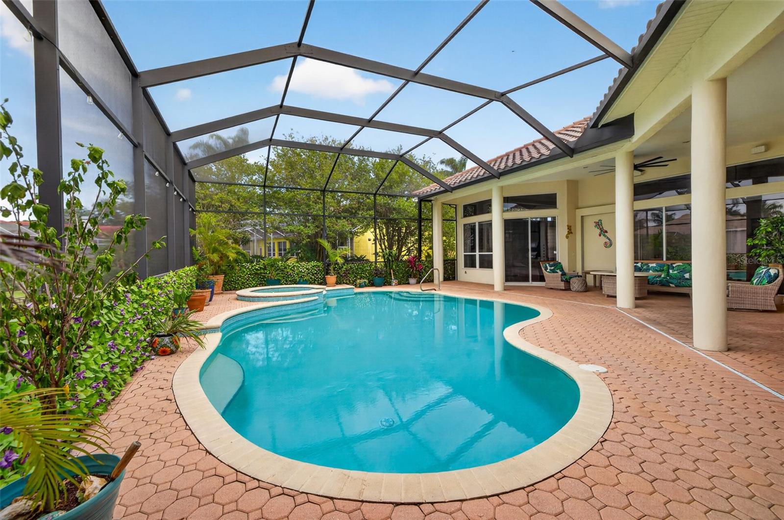 Listing photo id 43 for 5909 Skimmer Point Boulevard S