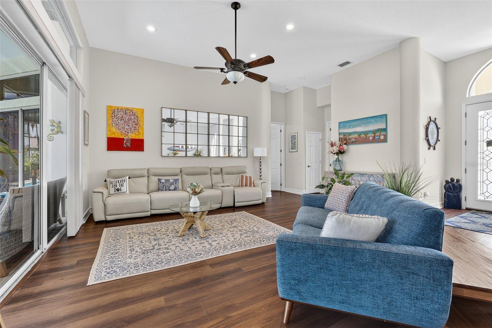 Listing photo id 6 for 5909 Skimmer Point Boulevard S