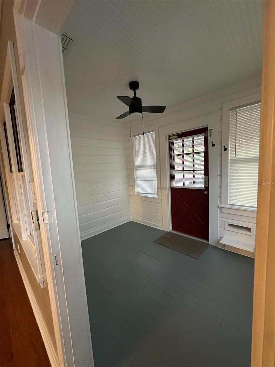 Image 15 of 63 For 780 27th Avenue N