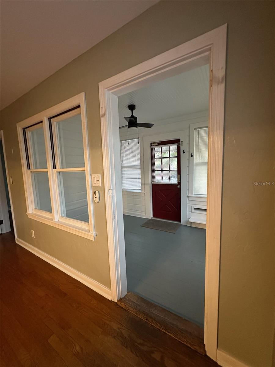 Image 16 of 63 For 780 27th Avenue N