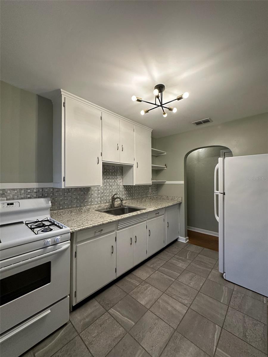 Image 17 of 63 For 780 27th Avenue N