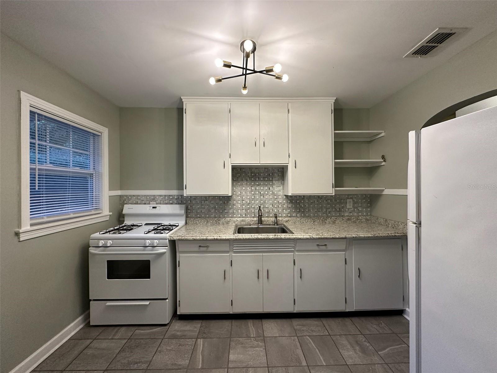 Image 20 of 63 For 780 27th Avenue N