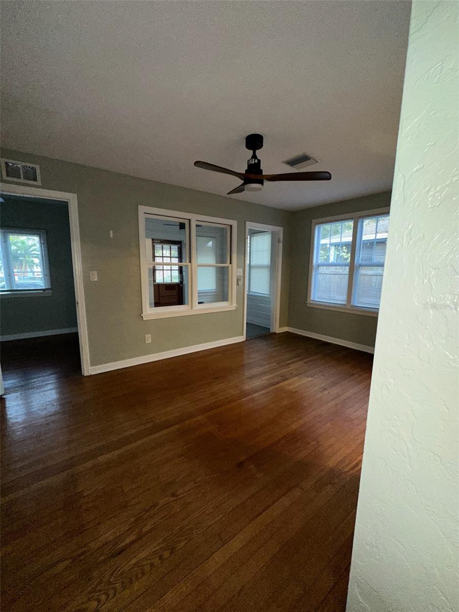 Image 41 of 63 For 780 27th Avenue N