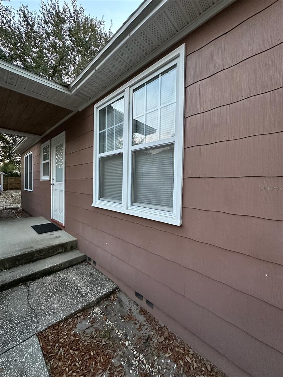 Image 6 of 63 For 780 27th Avenue N