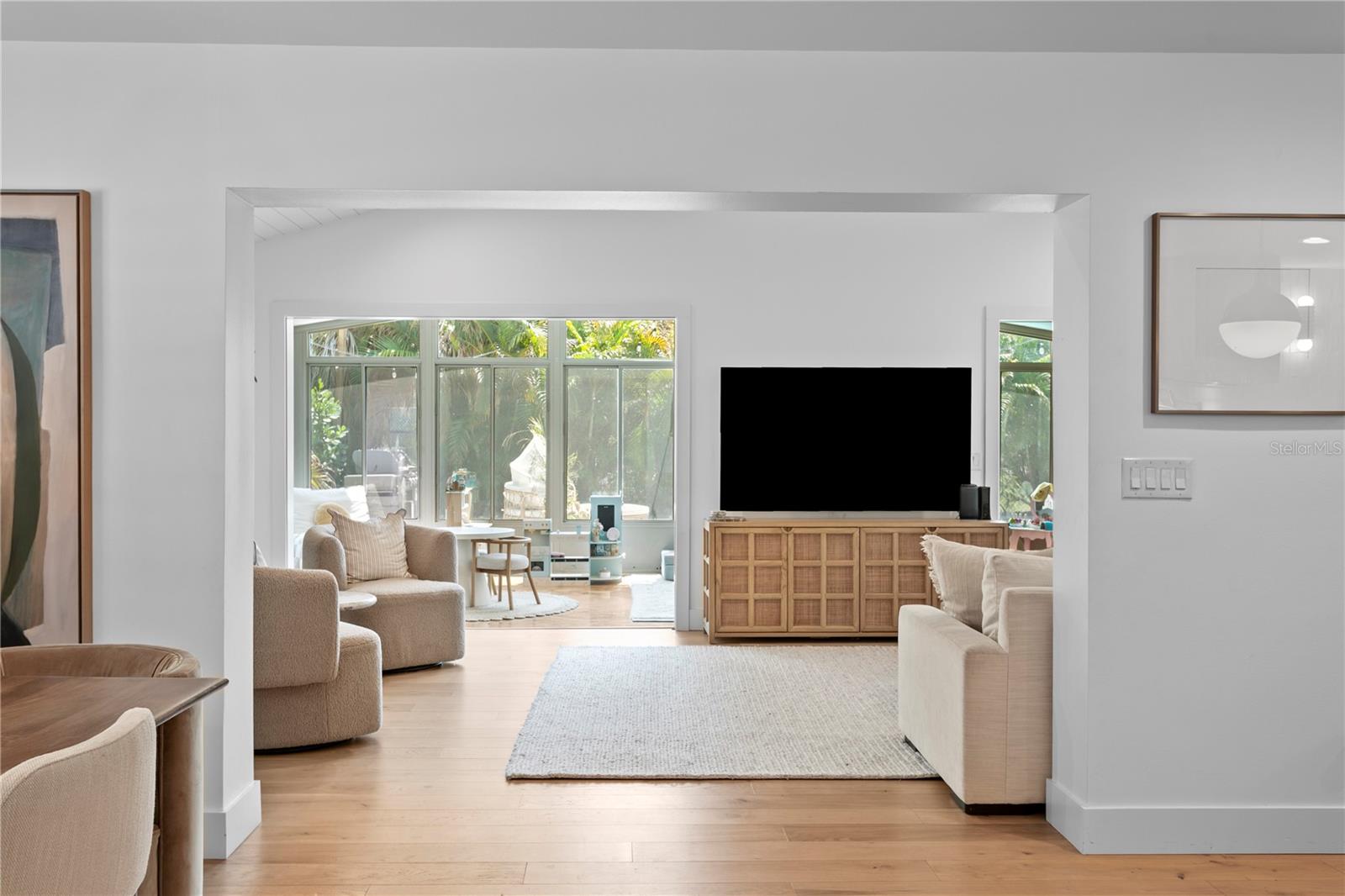 Image 18 of 74 For 4512 San Rafael Street