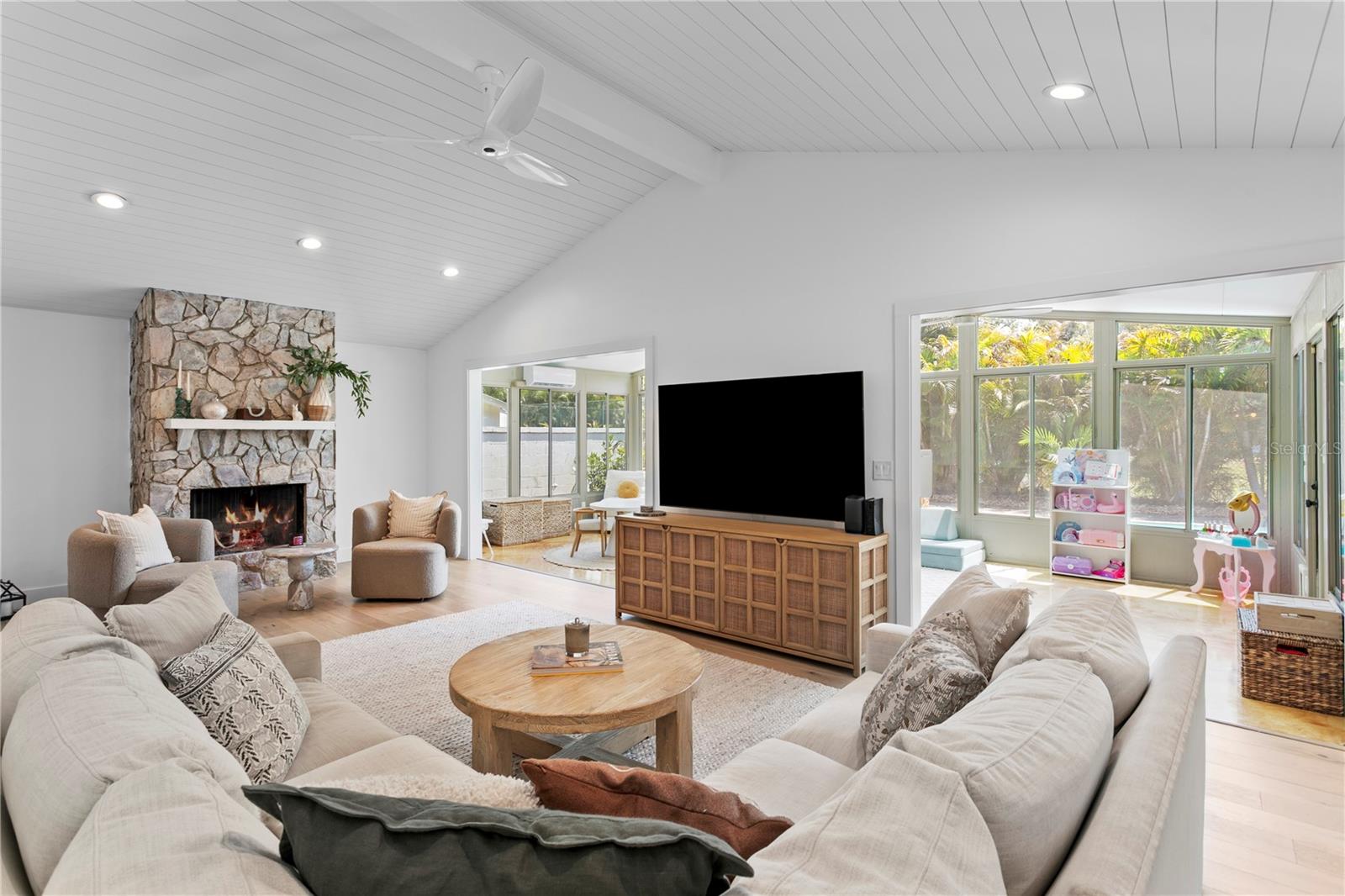 Image 22 of 74 For 4512 San Rafael Street