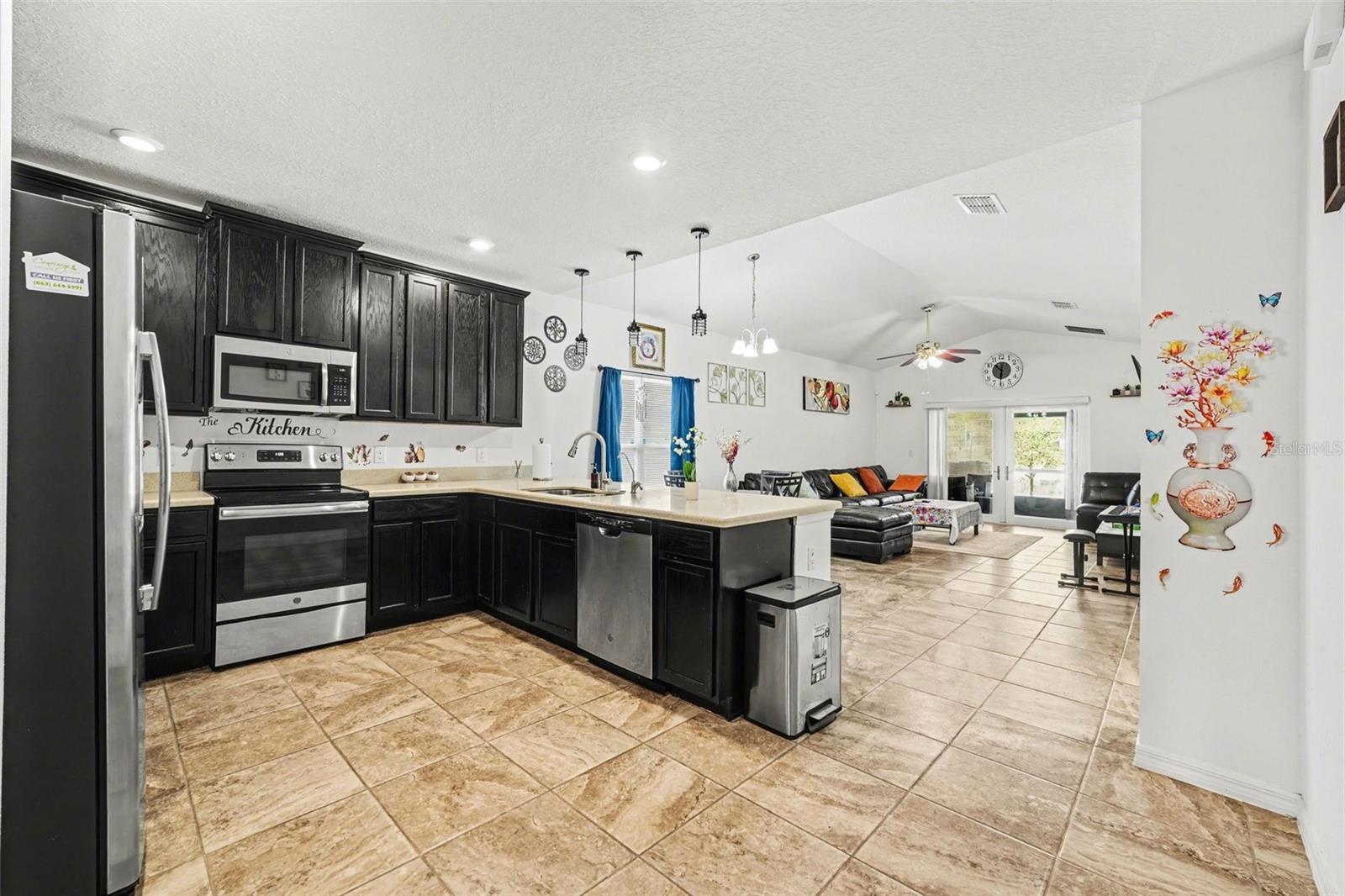 Image 14 of 34 For 815 Montgomery Way