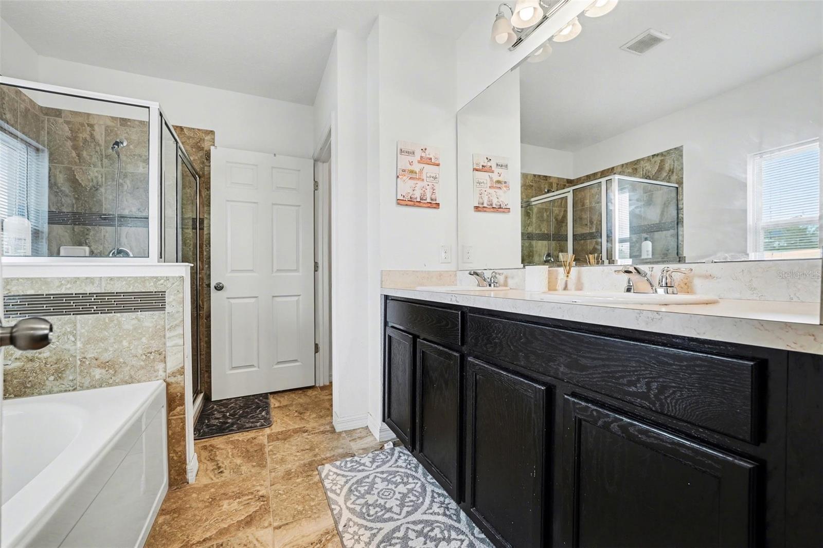 Image 18 of 34 For 815 Montgomery Way