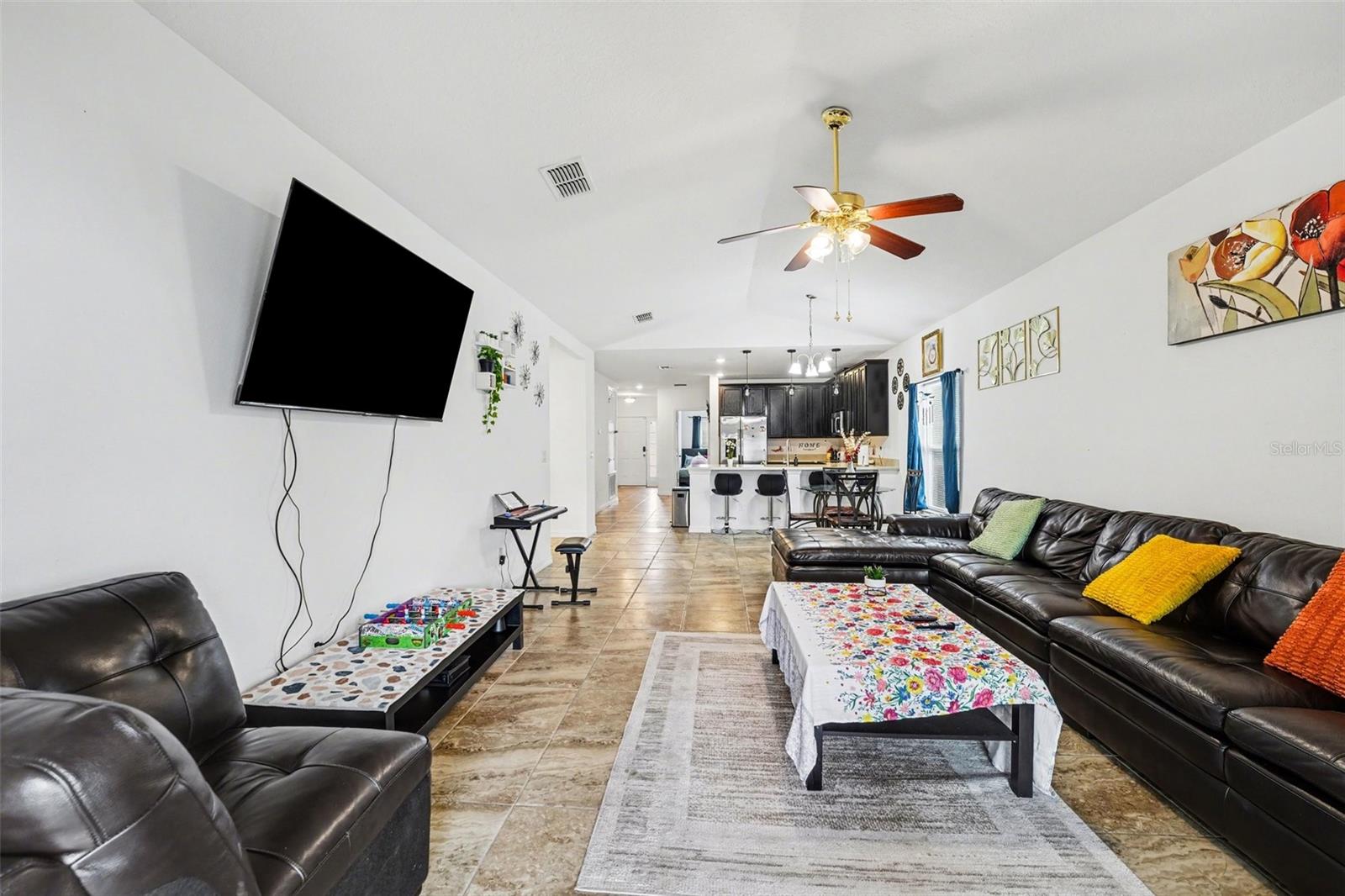 Image 9 of 34 For 815 Montgomery Way