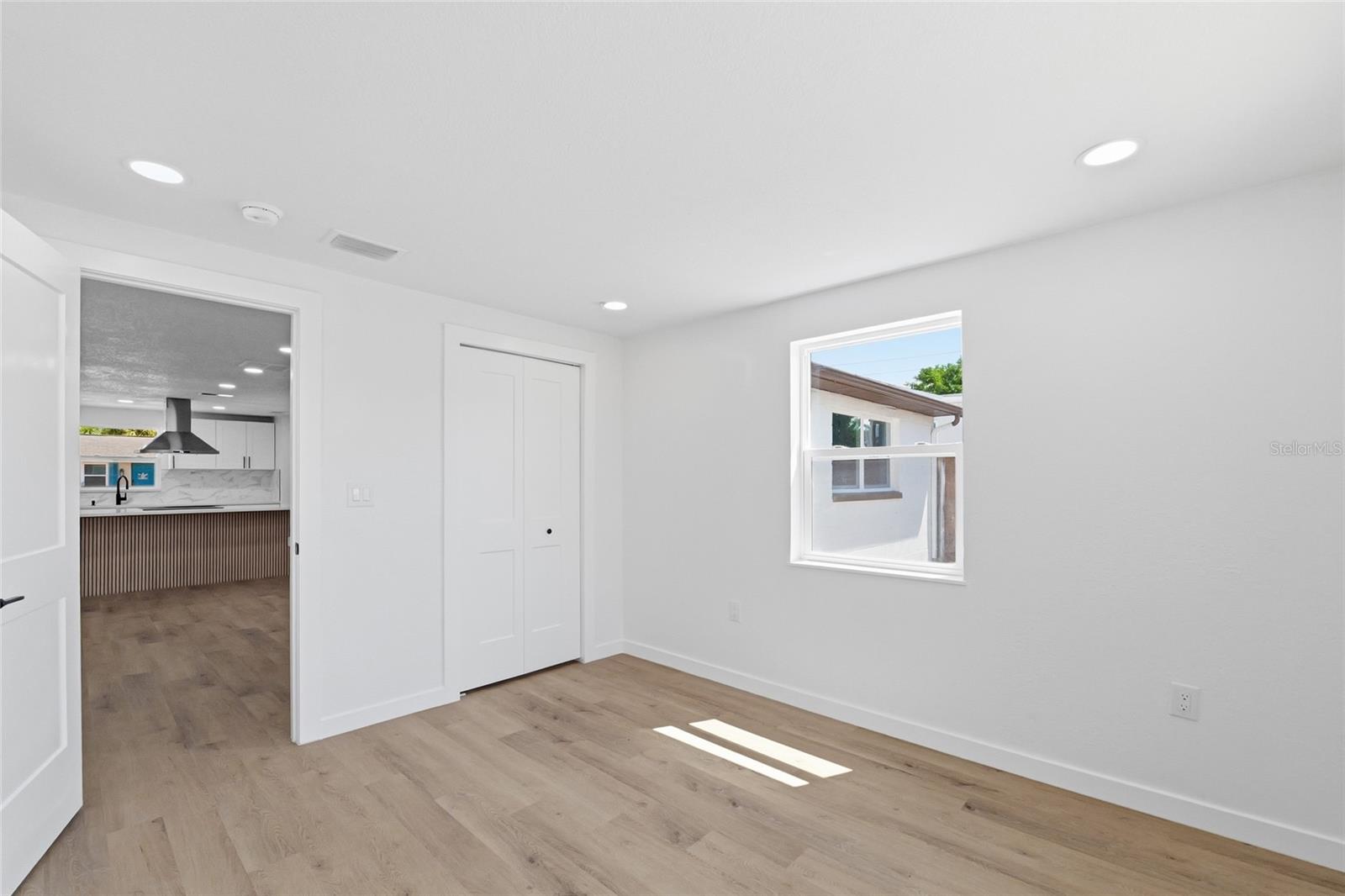 Image 23 of 36 For 6436 Sutherland Avenue