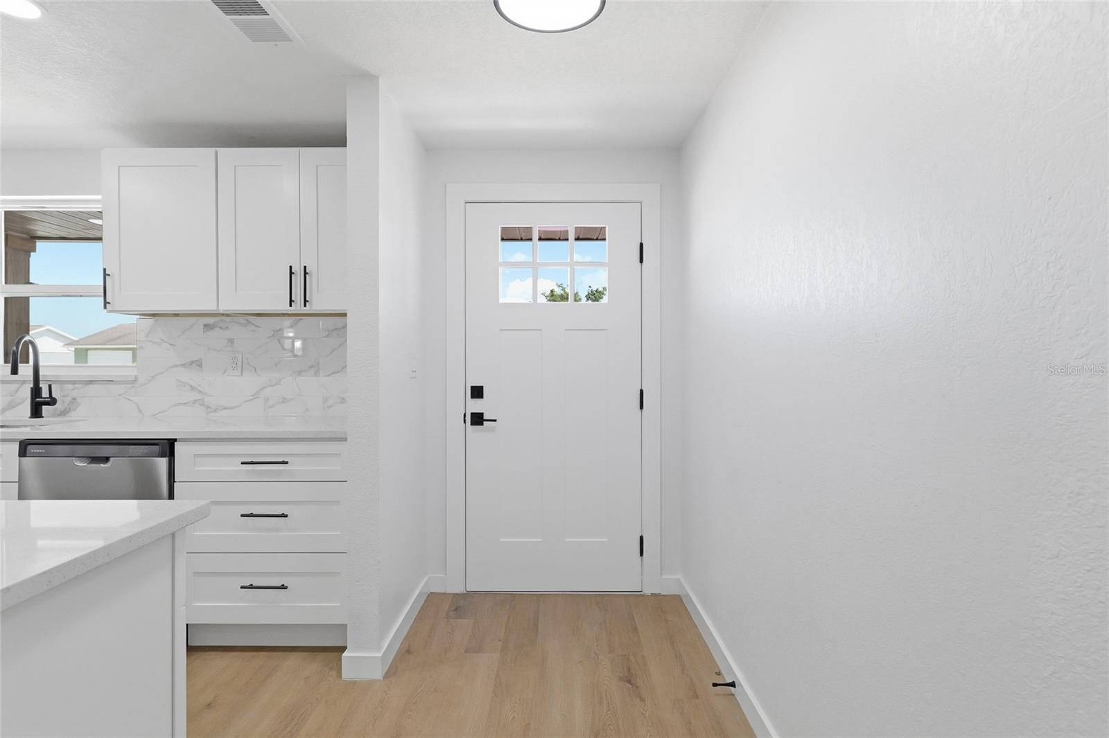 Image 6 of 36 For 6436 Sutherland Avenue