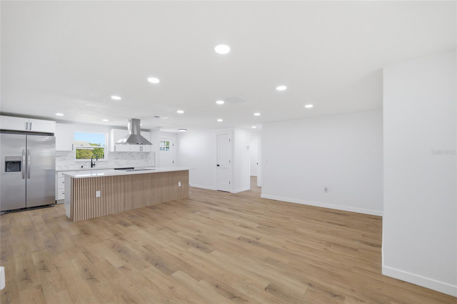 Image 7 of 36 For 6436 Sutherland Avenue