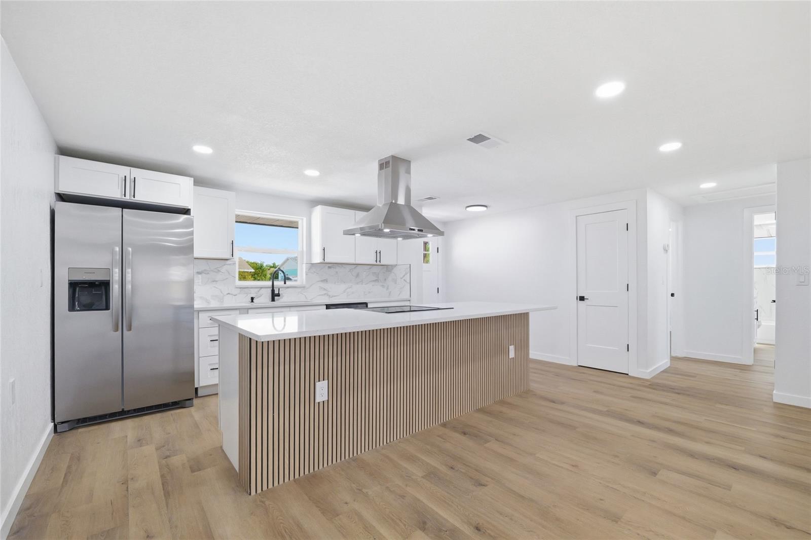 Image 9 of 36 For 6436 Sutherland Avenue