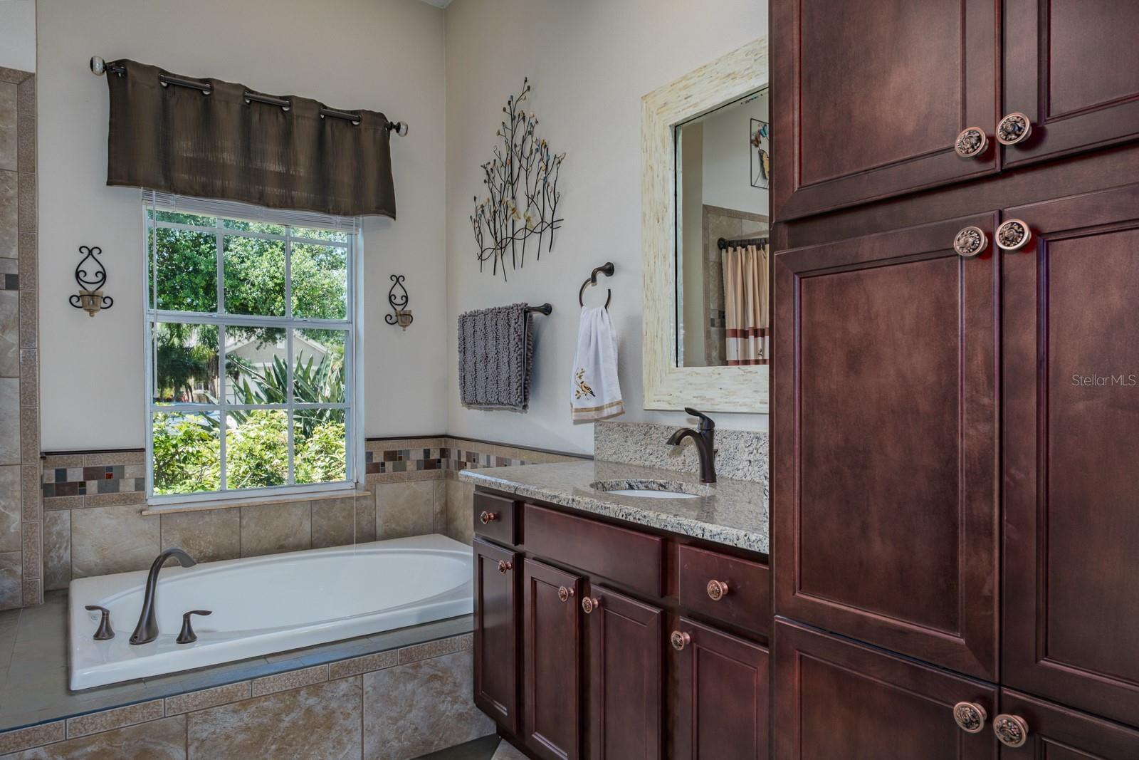 Image 42 of 87 For 465 Knight Drive