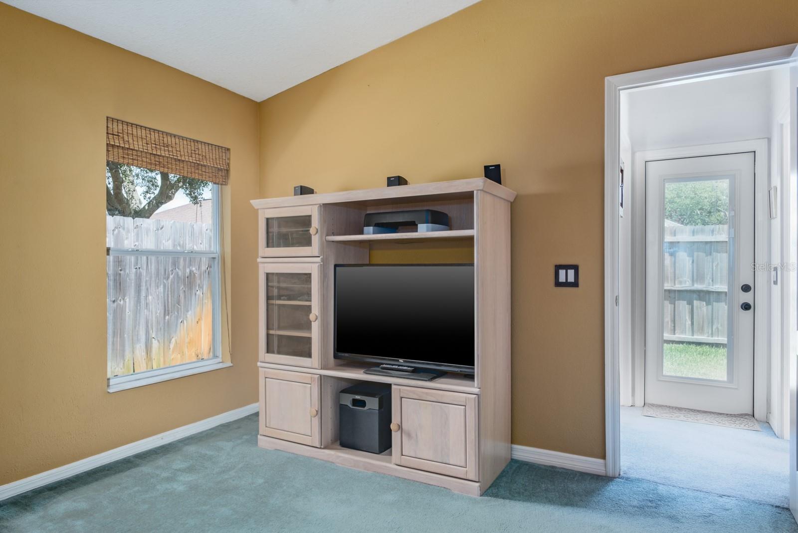 Image 54 of 87 For 465 Knight Drive