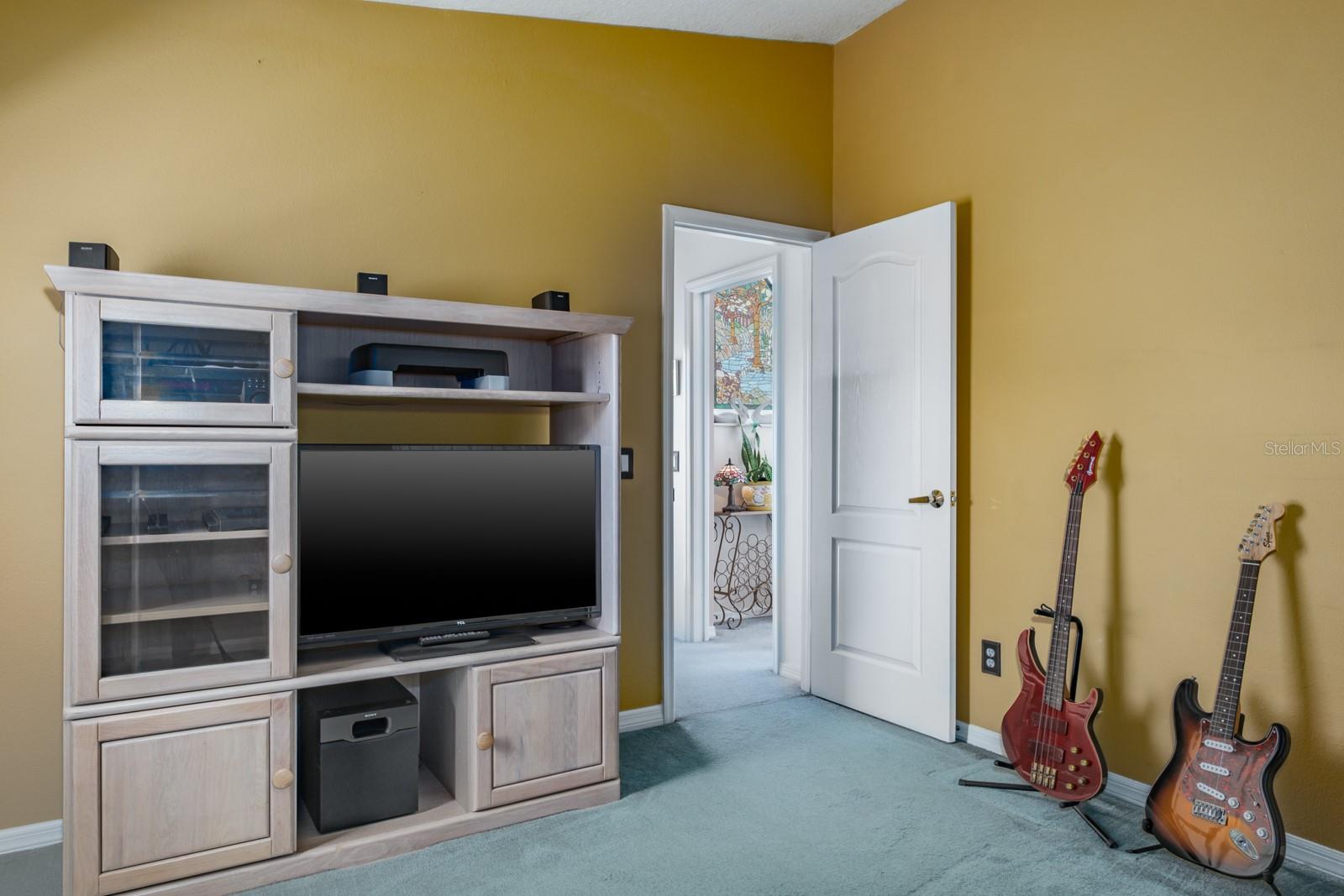 Image 55 of 87 For 465 Knight Drive