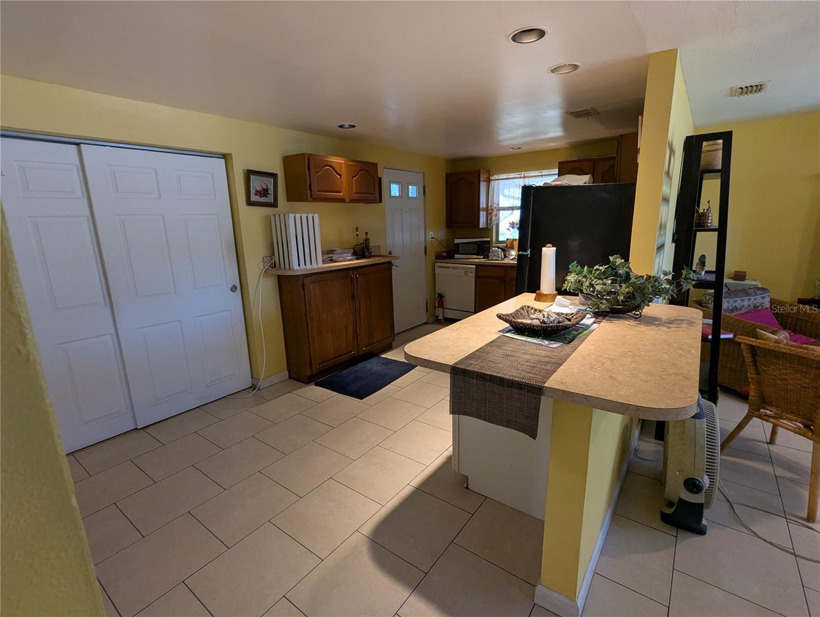 Image 6 of 32 For 8740 Tangerine Place