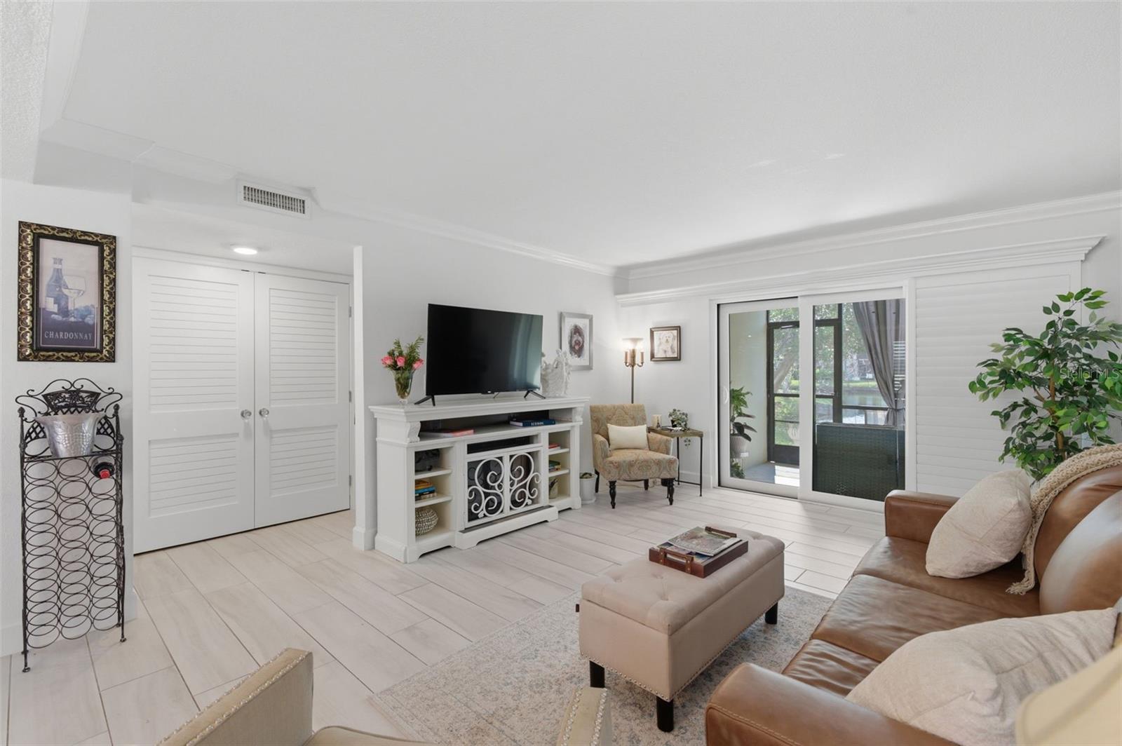 Image 6 of 49 For 2473 Kingfisher Lane I102