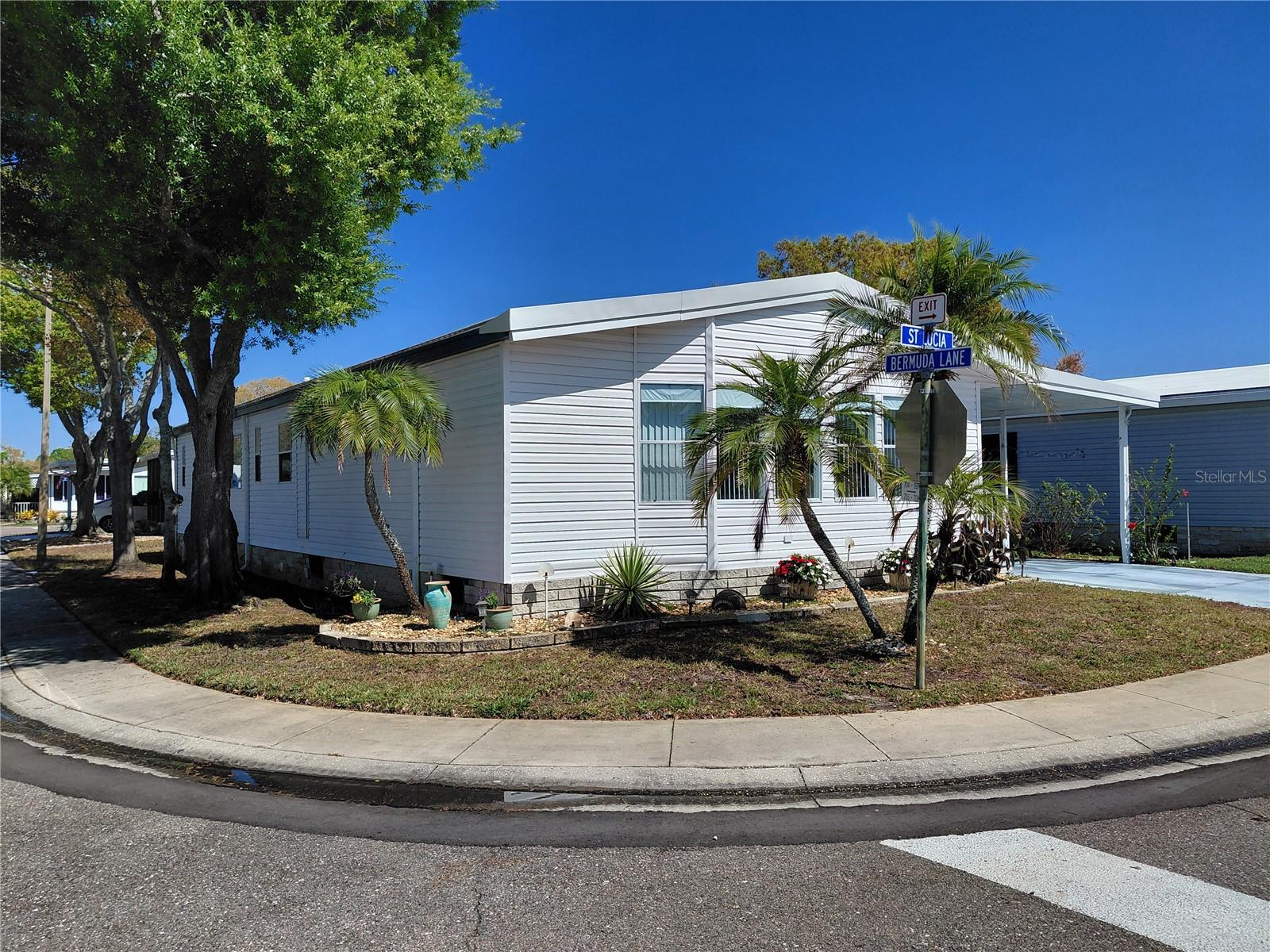 Image 2 of 17 For 1001 Starkey Road 704