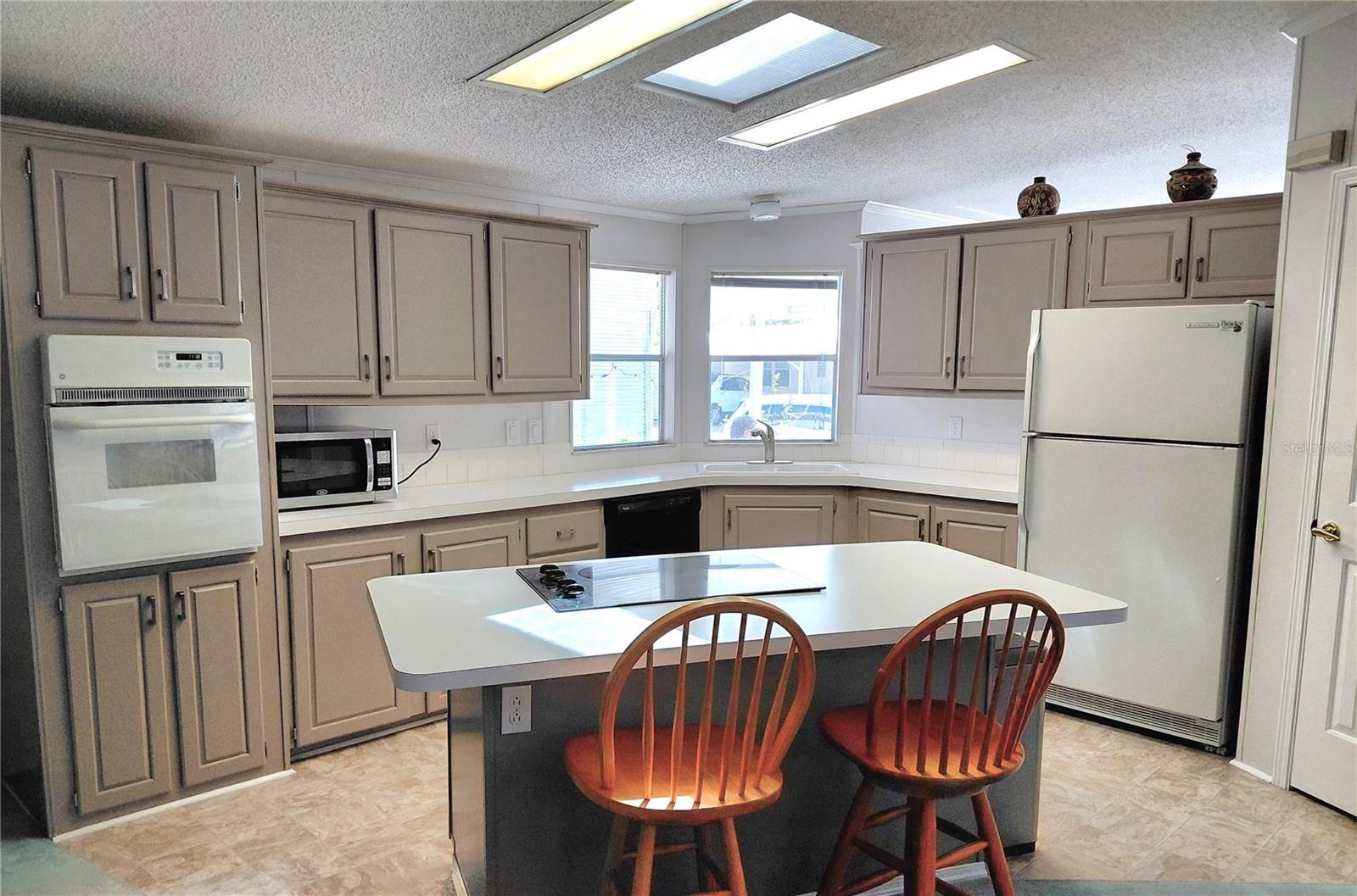 Image 8 of 17 For 1001 Starkey Road 704