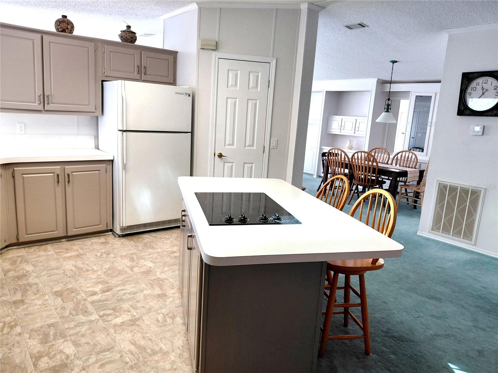 Image 9 of 17 For 1001 Starkey Road 704